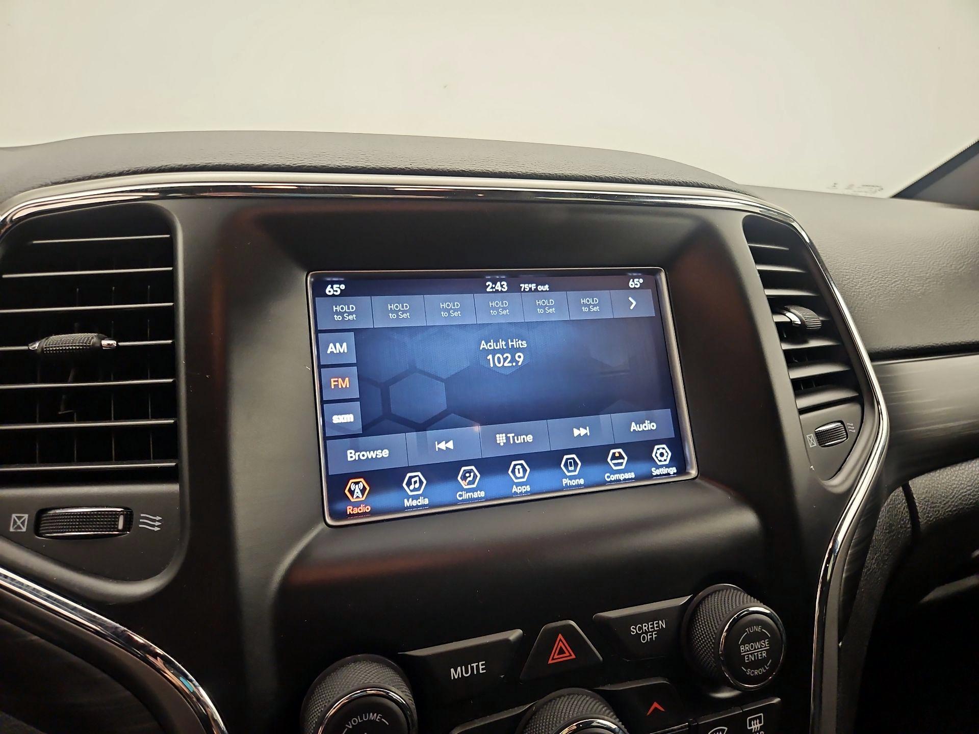 Thumbnail: 2020 Jeep Grand Cherokee - 15