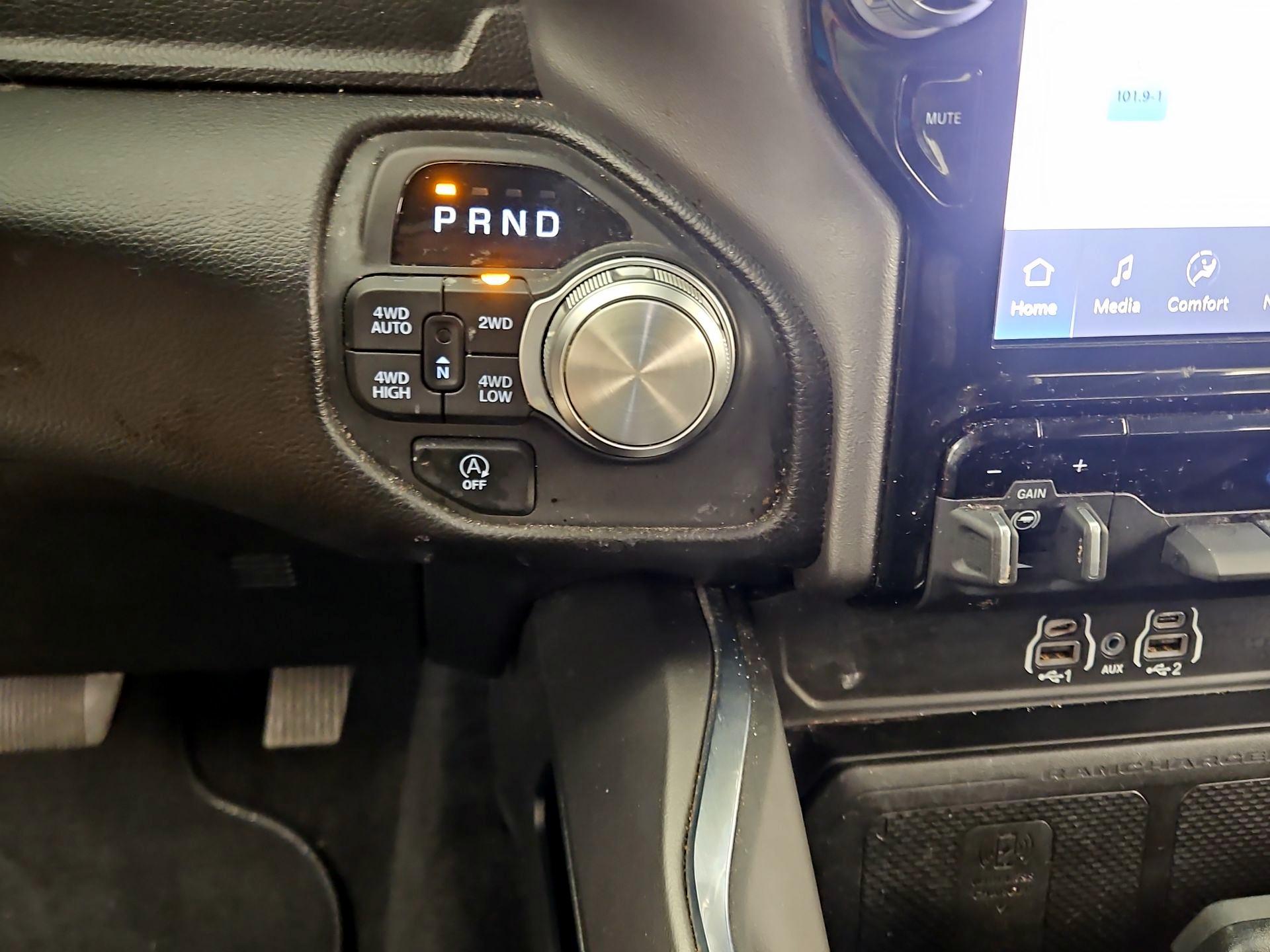 Thumbnail: 2025 RAM 1500 - 17