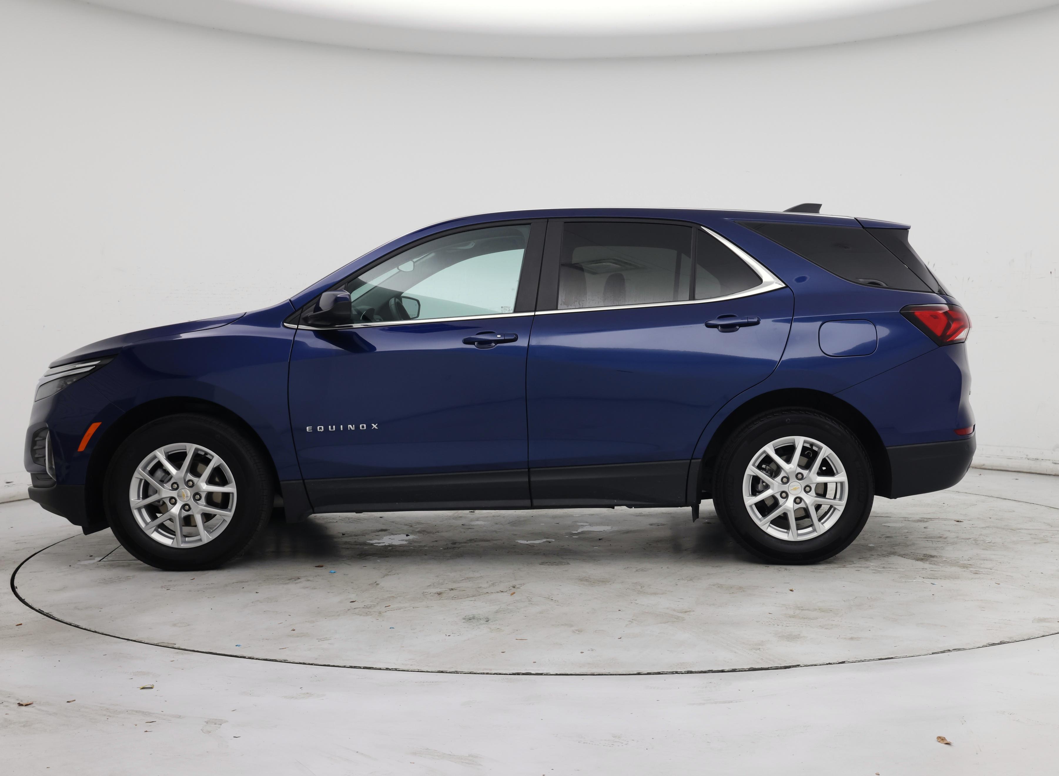 Thumbnail: 2023 Chevrolet Equinox - 3