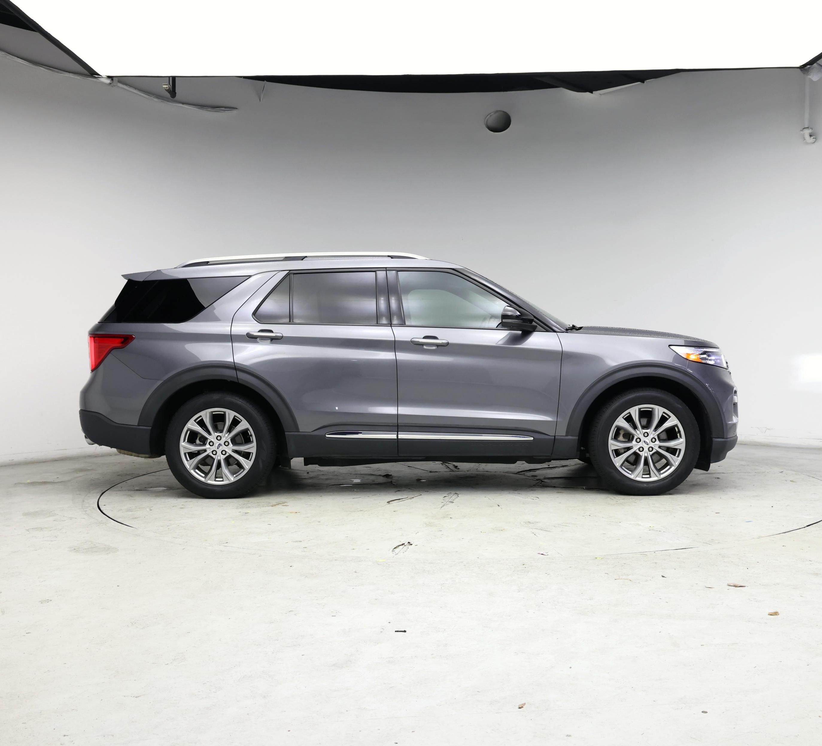 Thumbnail: 2022 Ford Explorer - 7