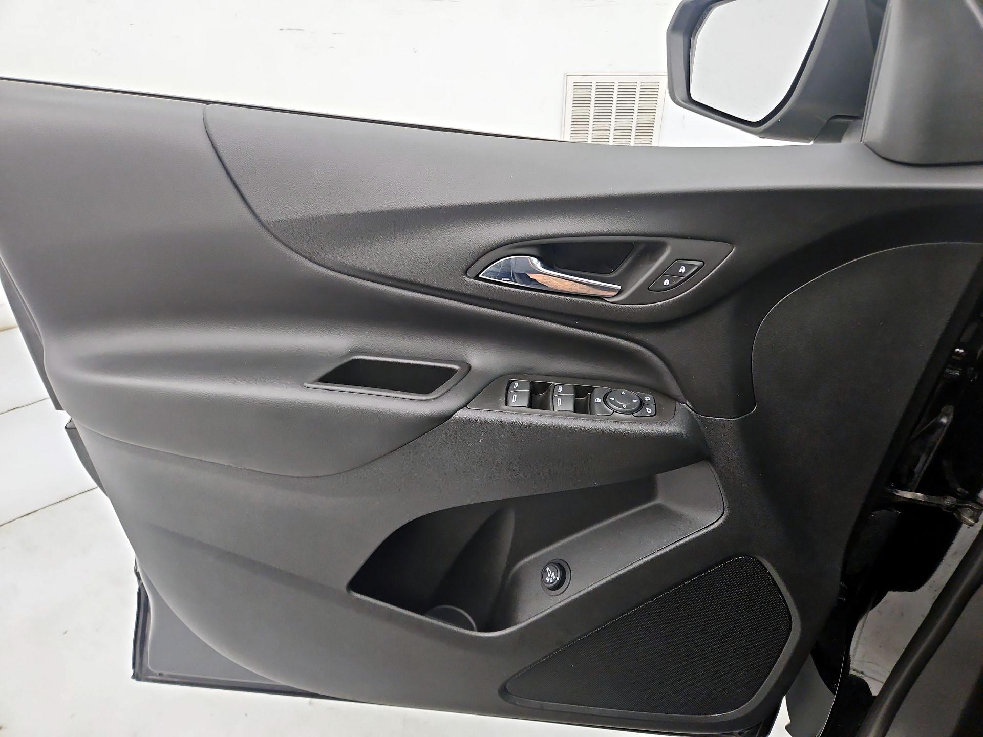 Thumbnail: 2022 Chevrolet Equinox - 12