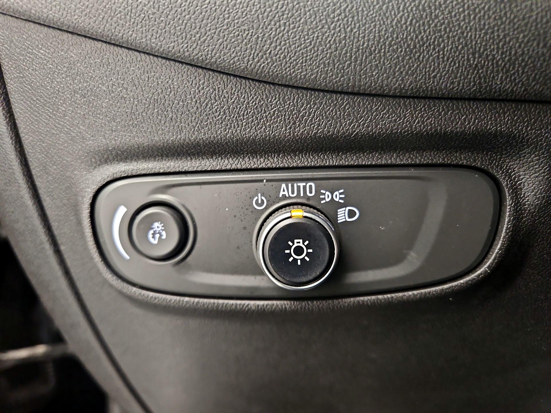 Thumbnail: 2022 Chevrolet Equinox - 13