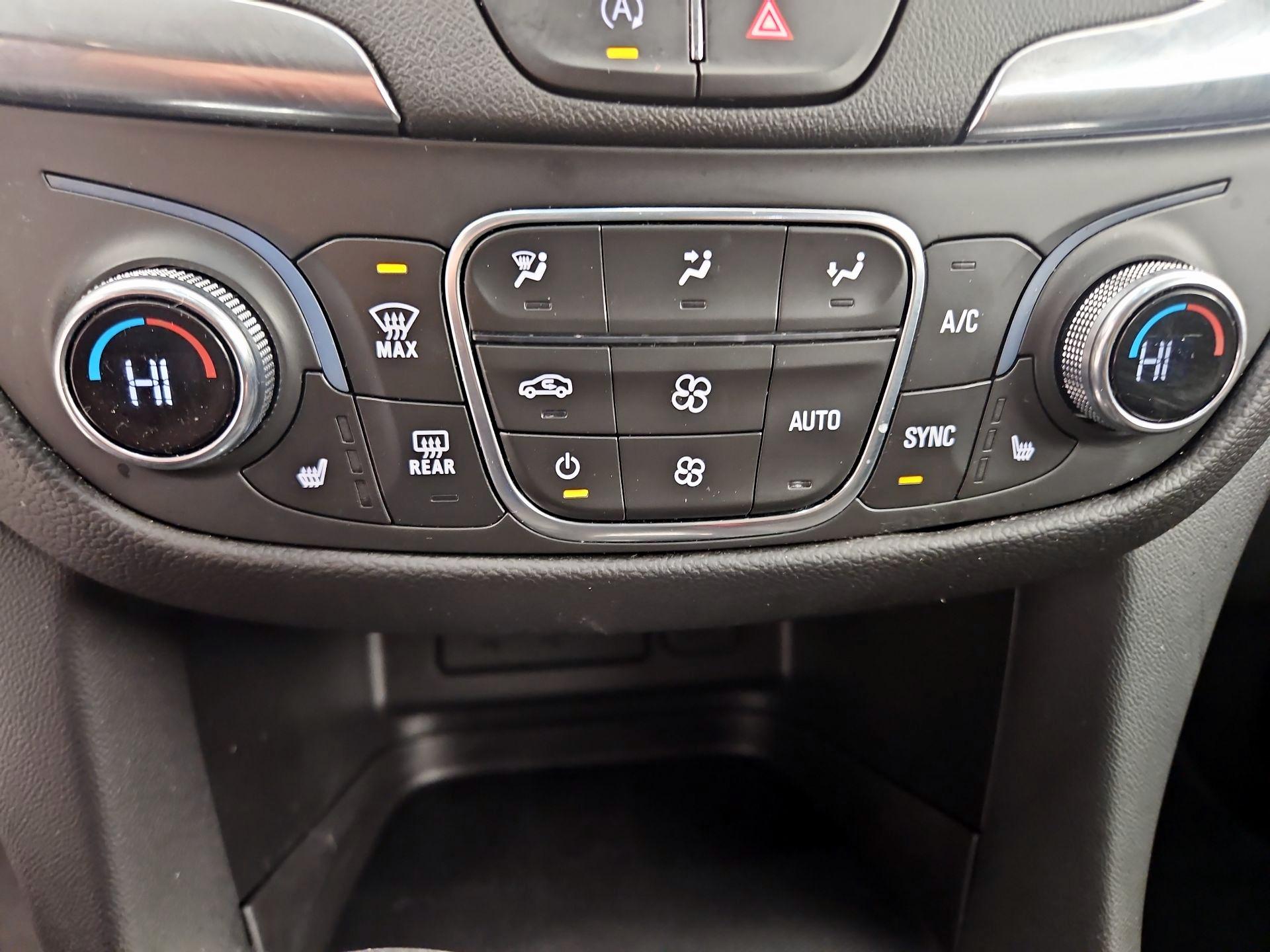 Thumbnail: 2022 Chevrolet Equinox - 16