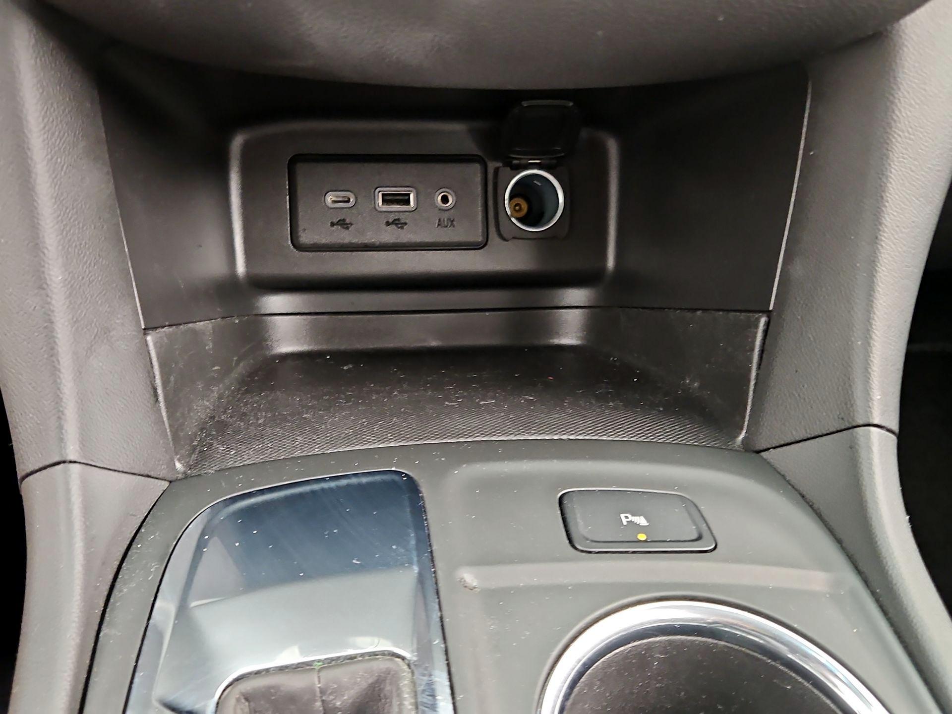 Thumbnail: 2023 Chevrolet Equinox - 18