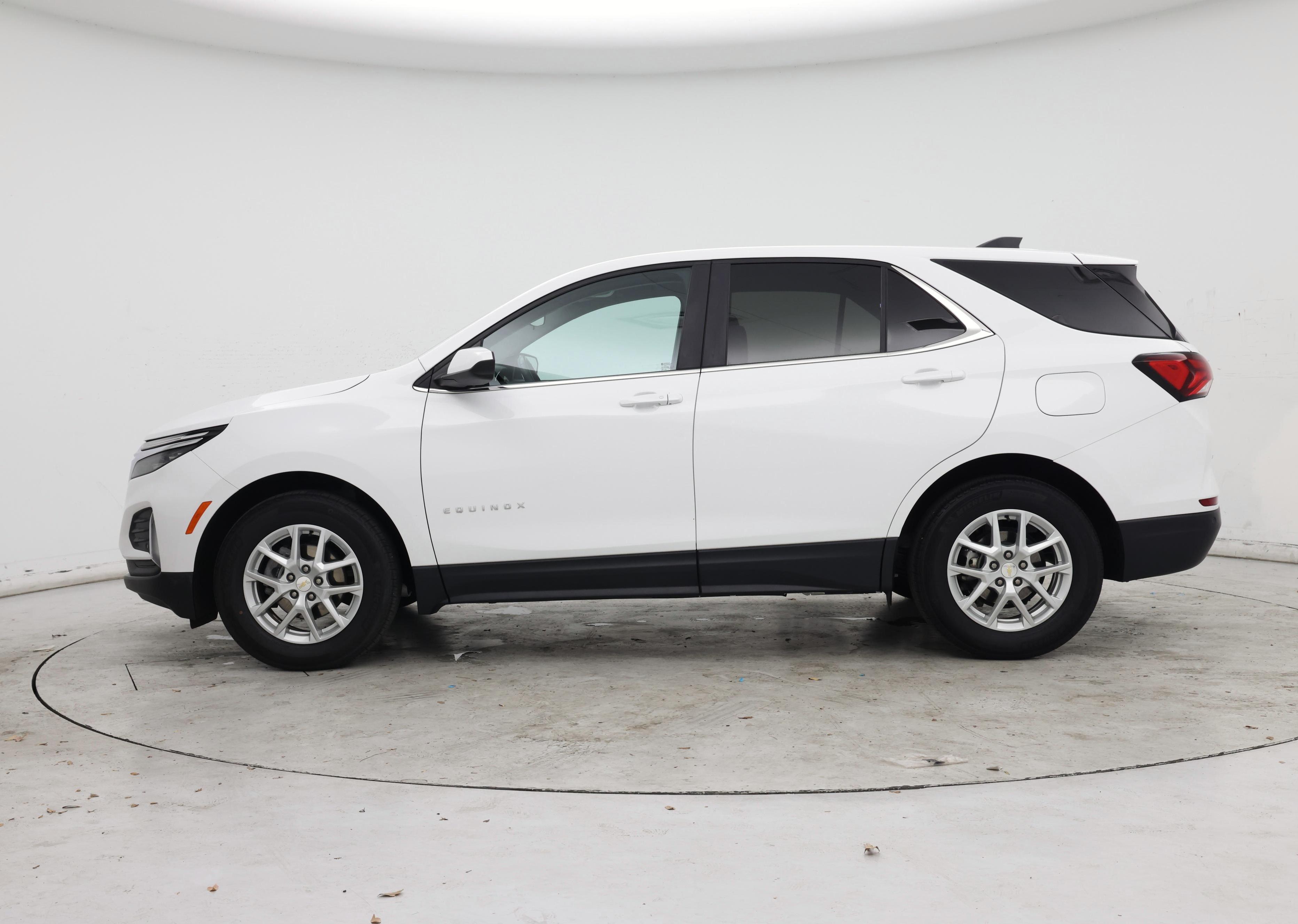 Thumbnail: 2023 Chevrolet Equinox - 3