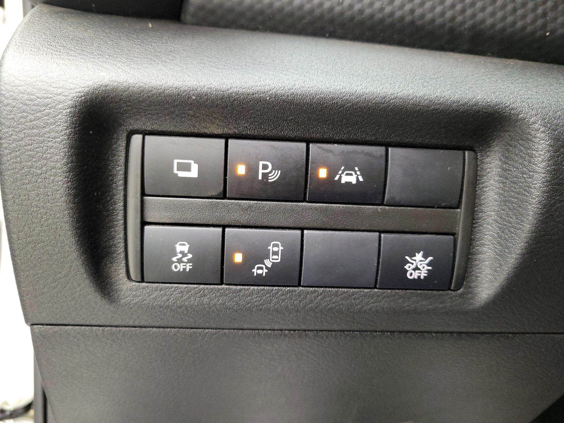 Thumbnail: 2022 Nissan Kicks - 13