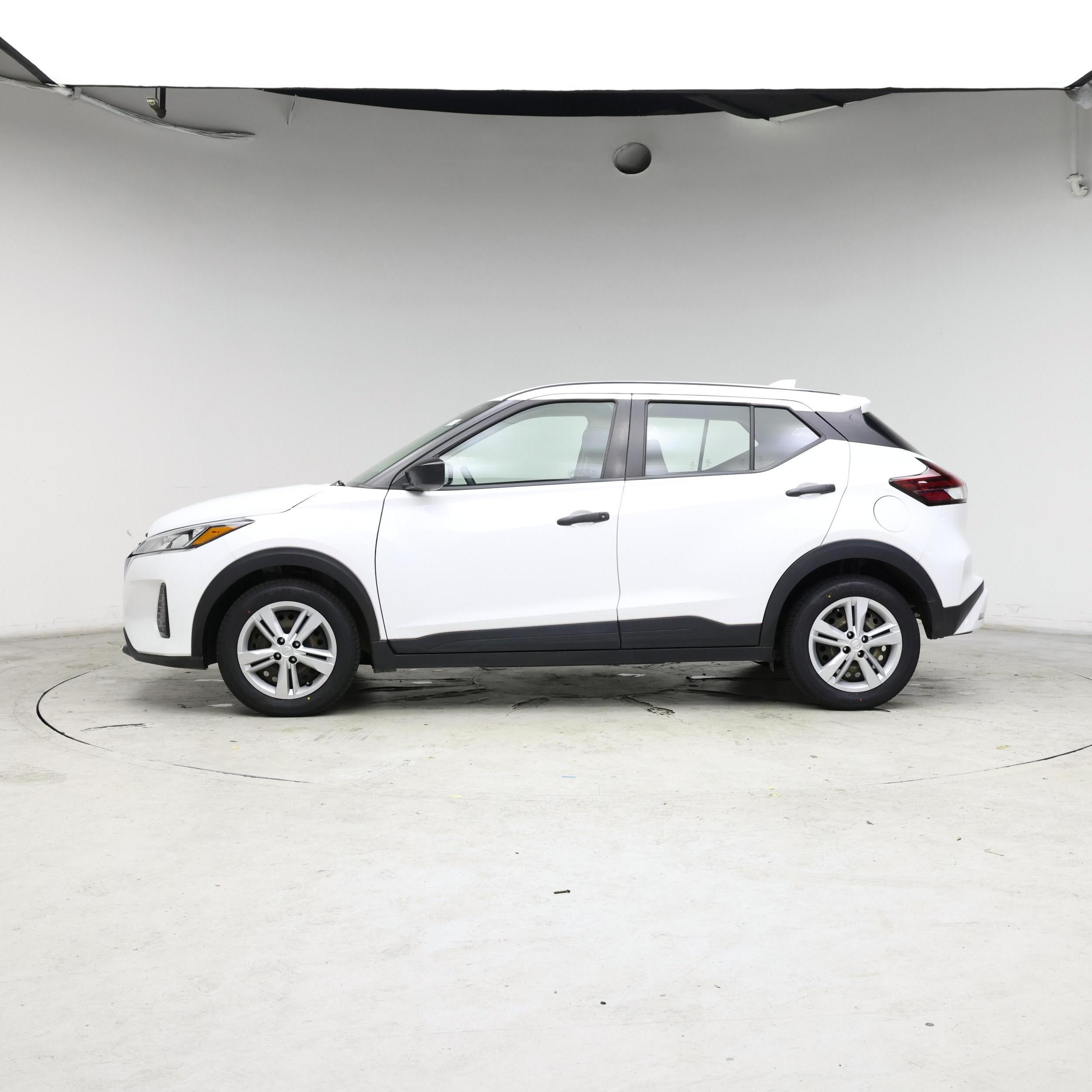 Thumbnail: 2022 Nissan Kicks - 3