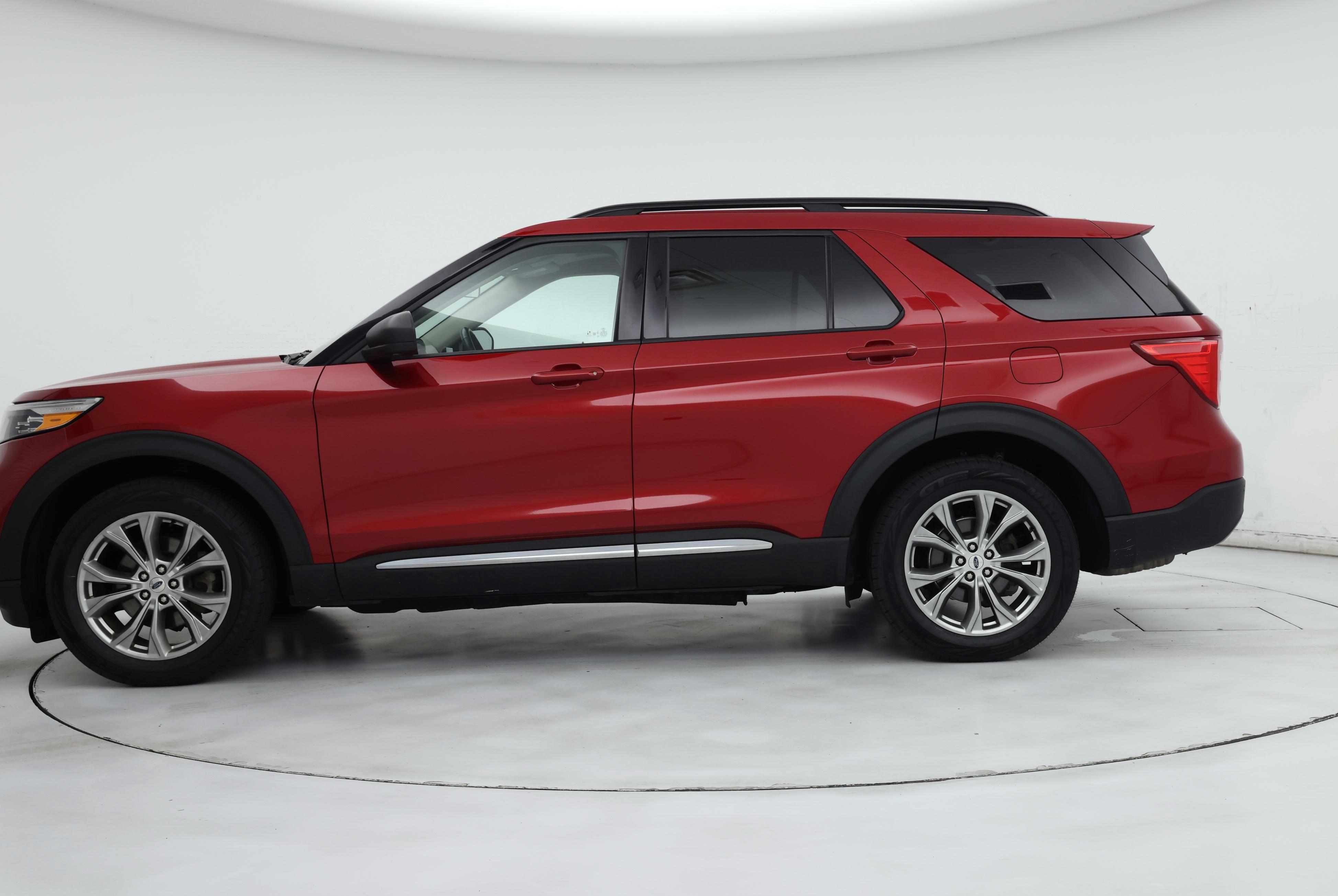 Thumbnail: 2022 Ford Explorer - 3