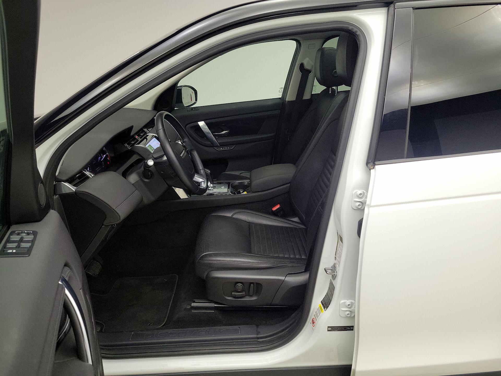 Thumbnail: 2020 Land Rover Discovery Sport - 11