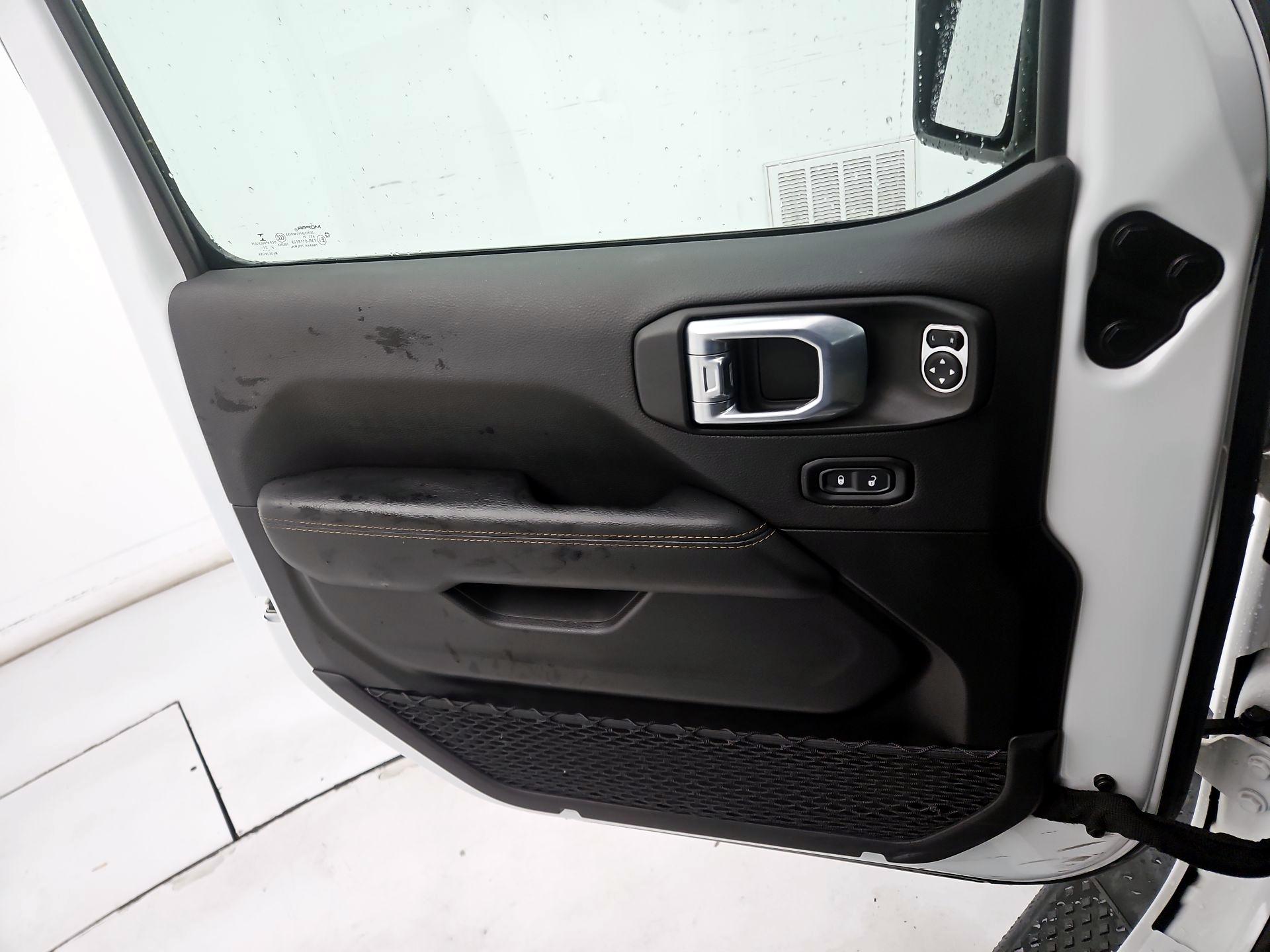 Thumbnail: 2021 Jeep Gladiator - 12