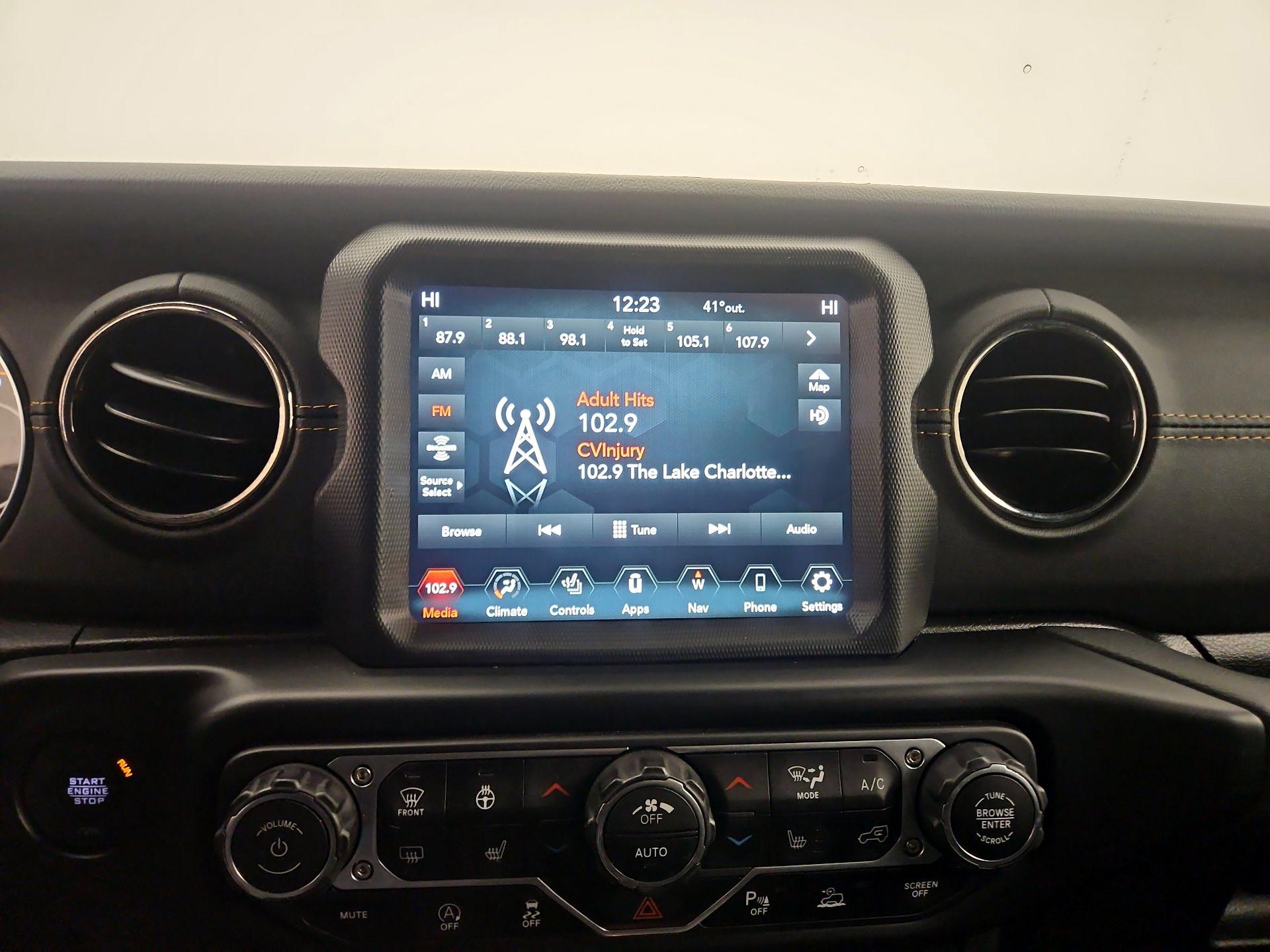 Thumbnail: 2021 Jeep Gladiator - 16