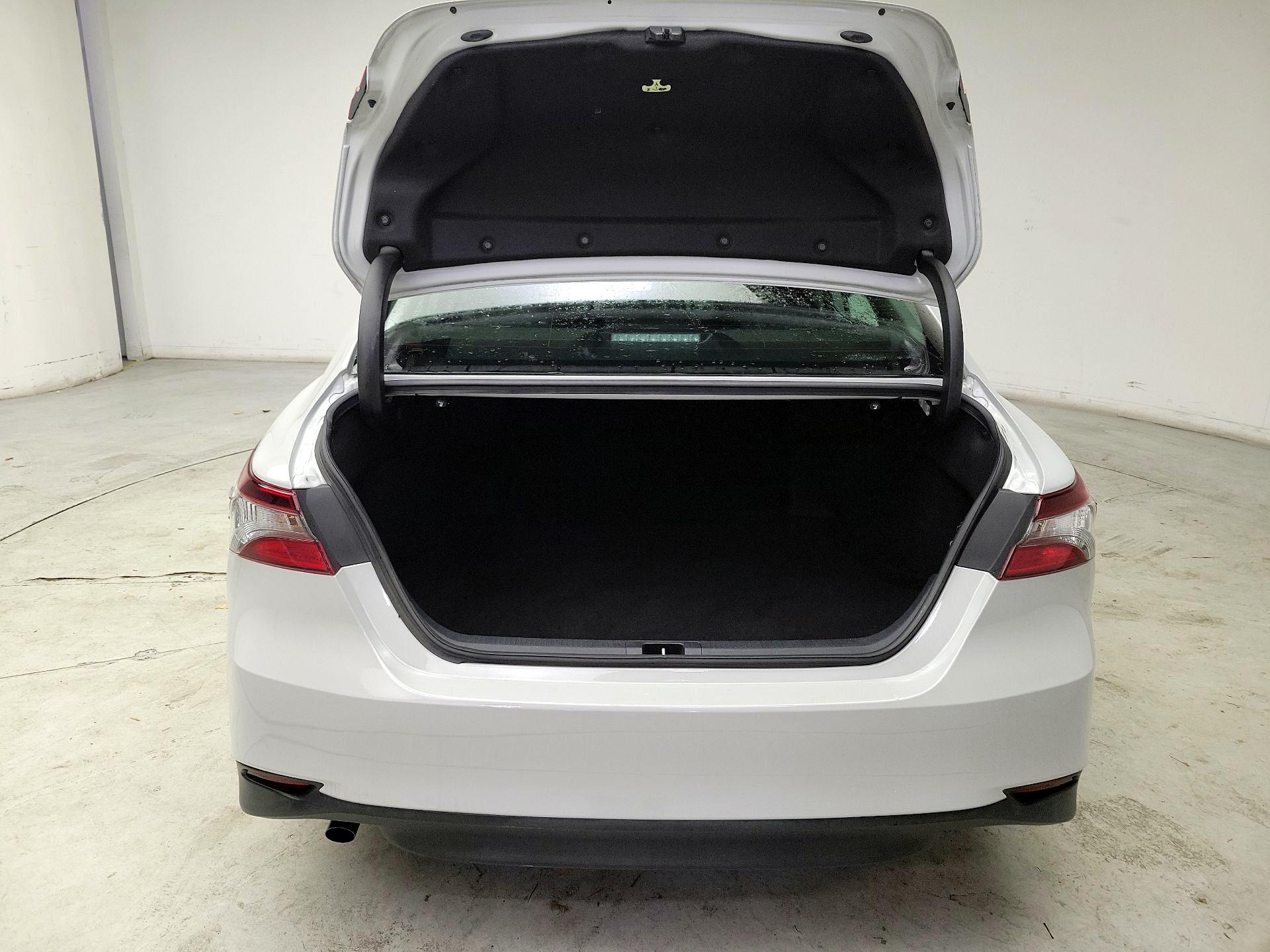 Thumbnail: 2022 Toyota Camry - 20