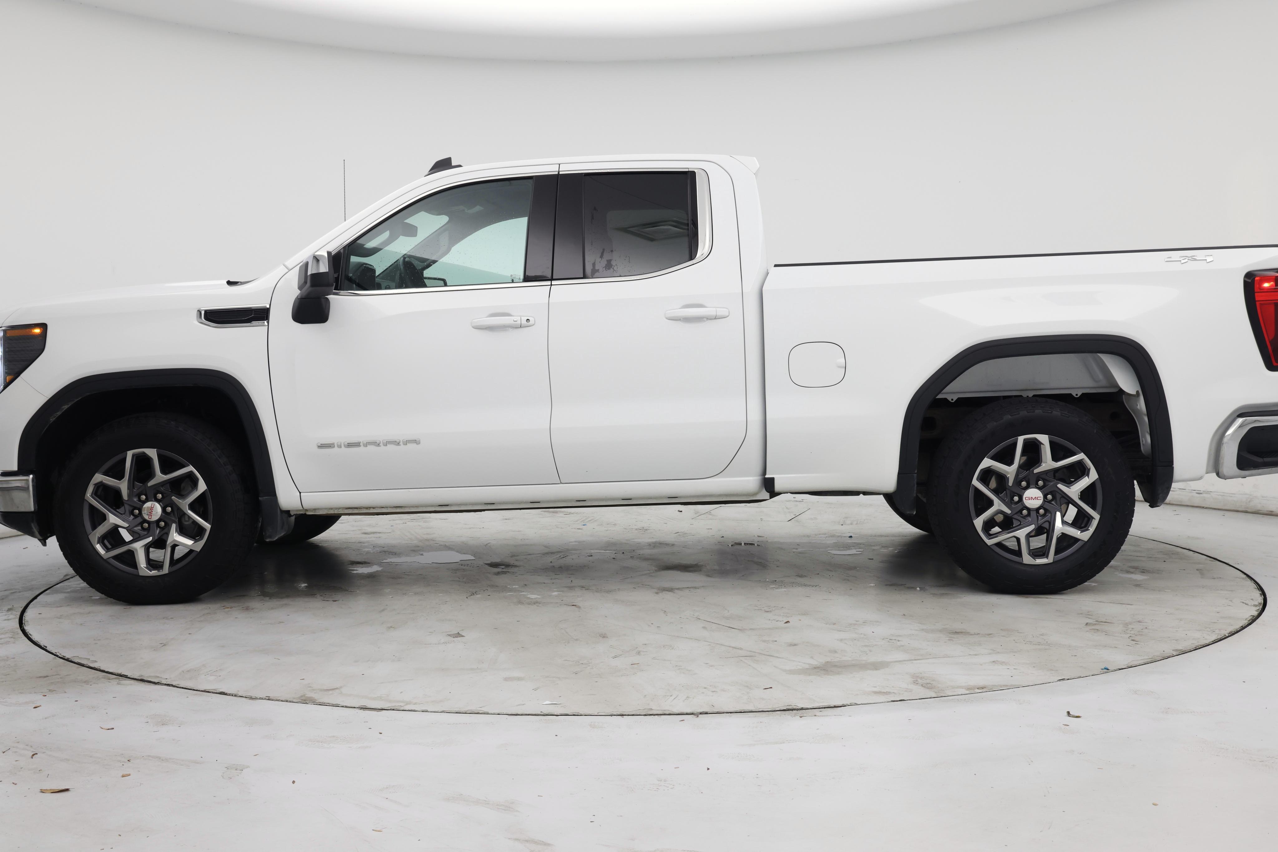 Thumbnail: 2023 GMC Sierra 1500 - 3