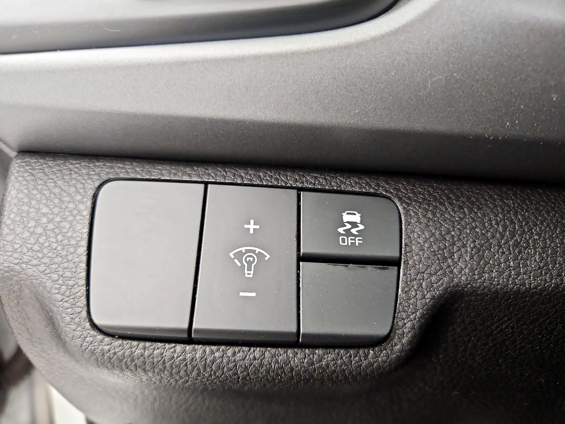 Thumbnail: 2023 Kia Rio - 13