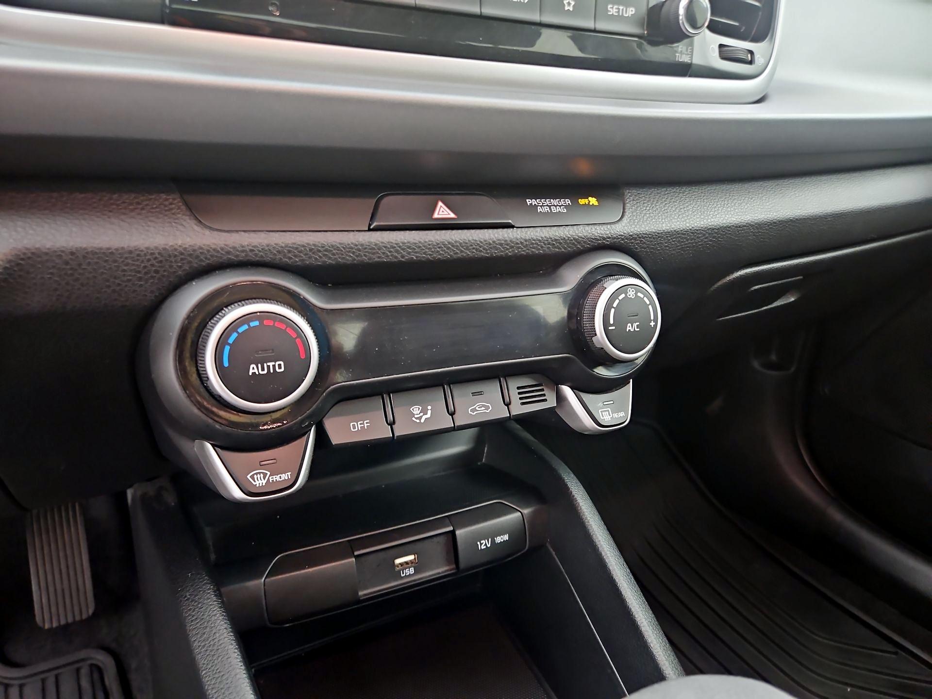 Thumbnail: 2023 Kia Rio - 16