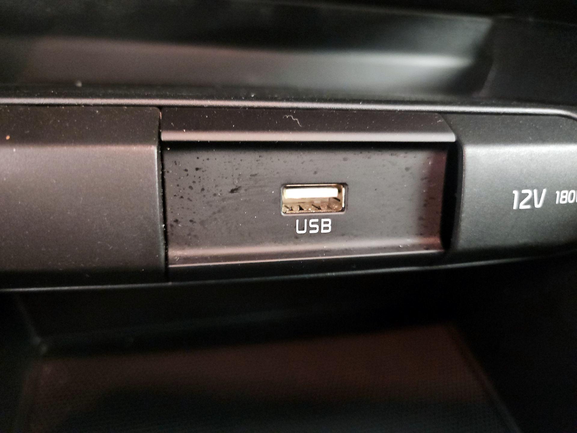 Thumbnail: 2023 Kia Rio - 18