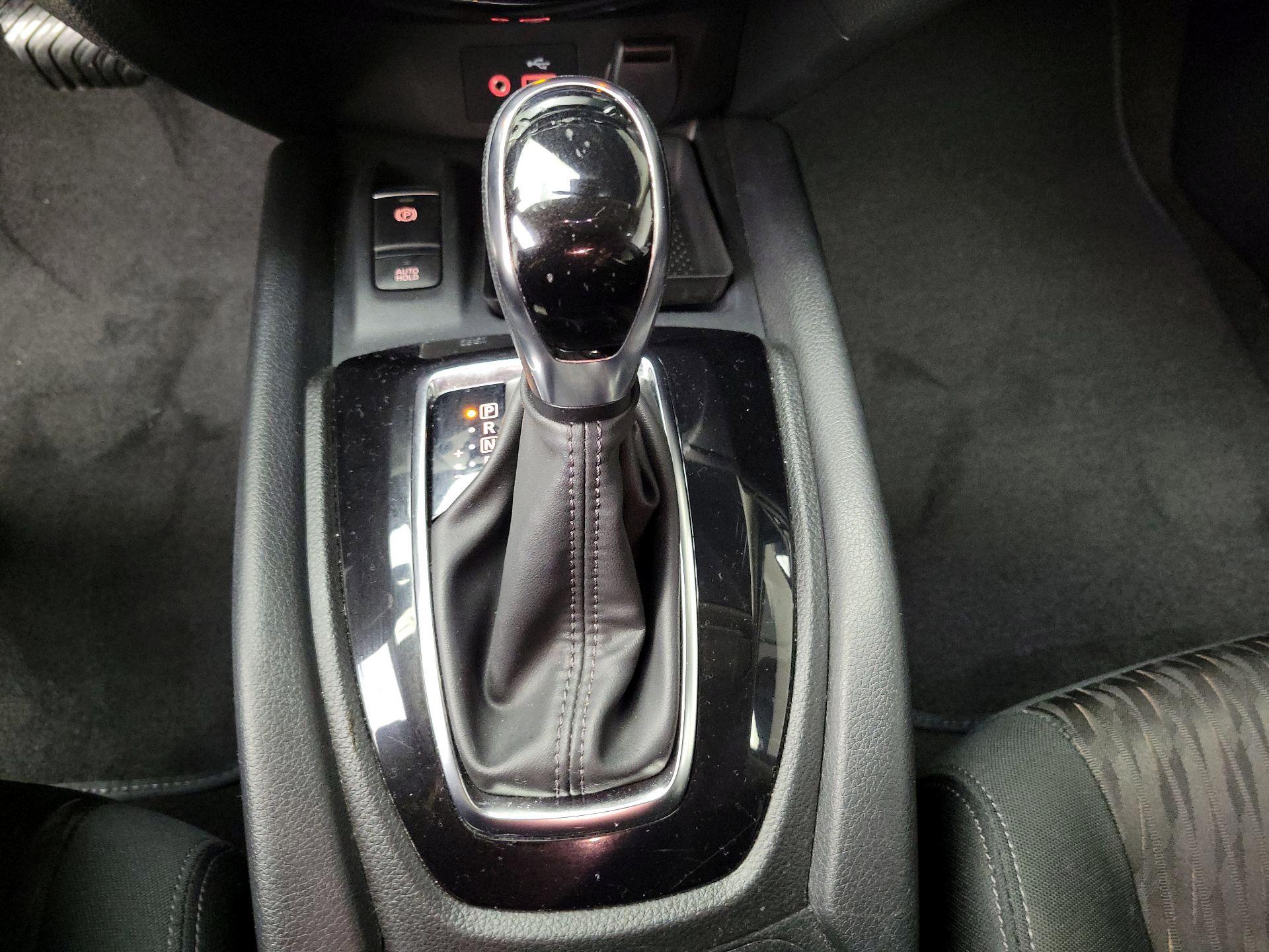 Thumbnail: 2020 Nissan Rogue - 18