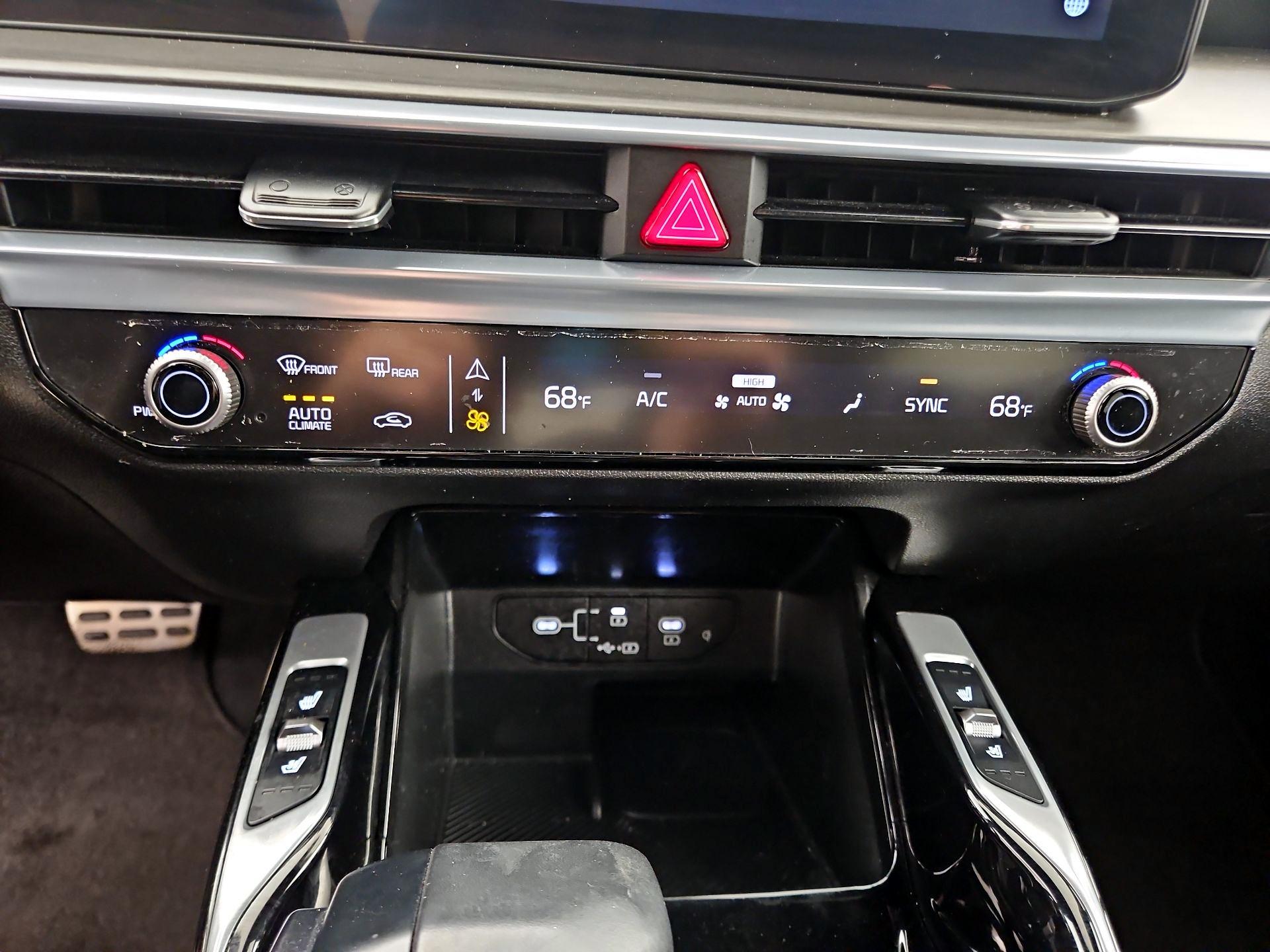 Thumbnail: 2024 Kia Sorento - 17