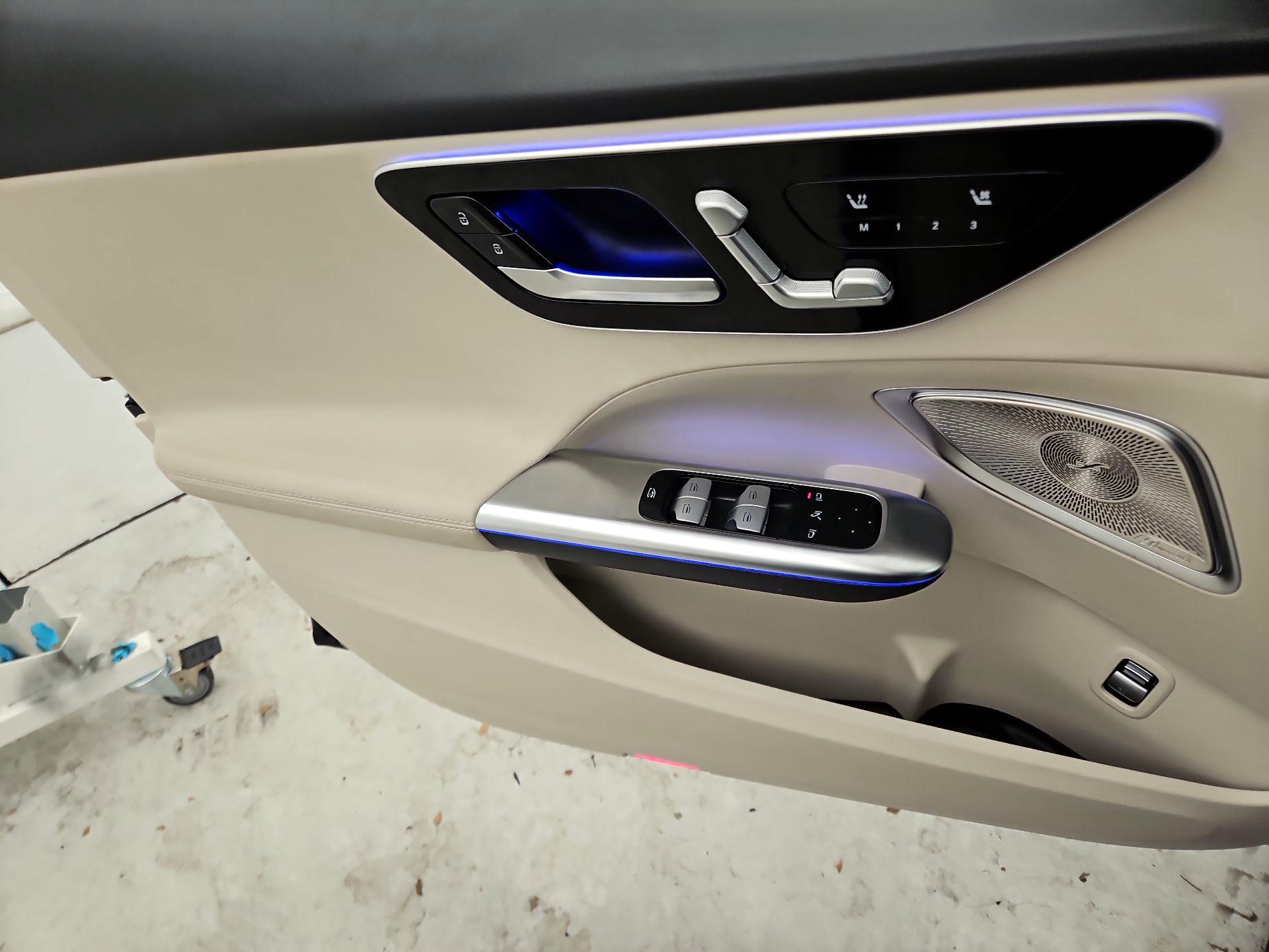 Thumbnail: 2023 Mercedes-Benz C-Class - 12