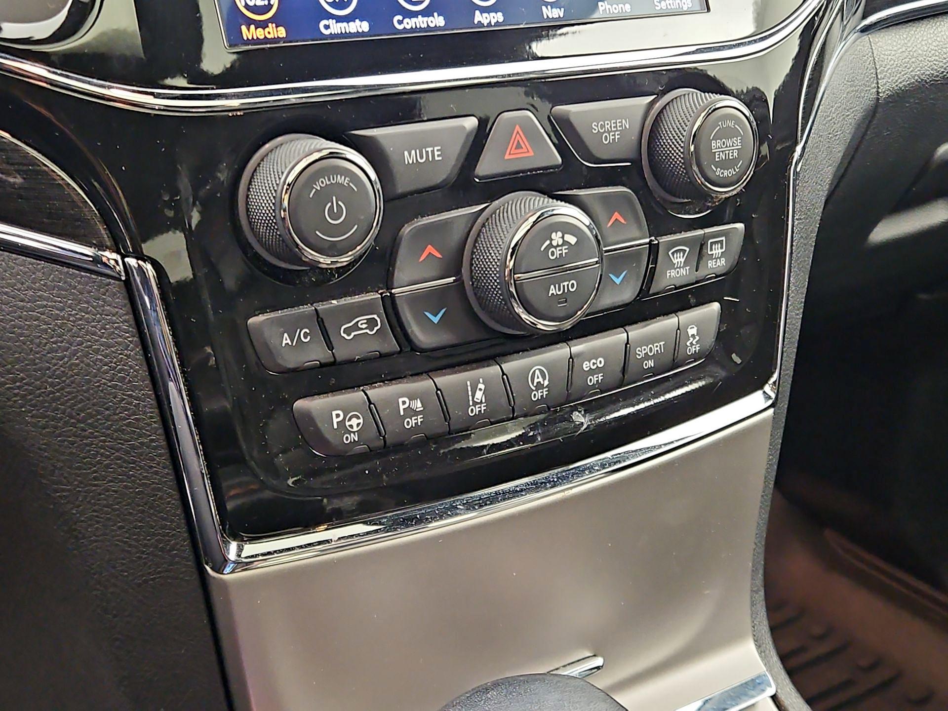 Thumbnail: 2021 Jeep Grand Cherokee - 17