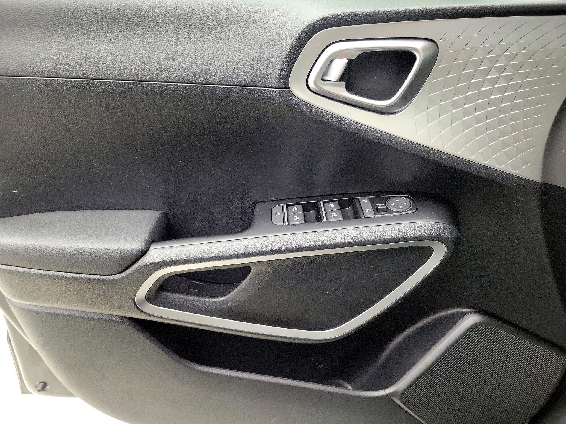 Thumbnail: 2022 Kia Soul - 12