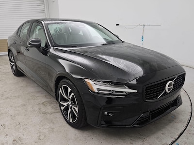 2023 Volvo S60 B5 Core Dark Theme