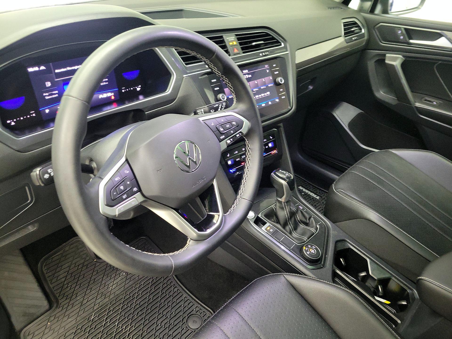 Thumbnail: 2022 Volkswagen Tiguan - 9