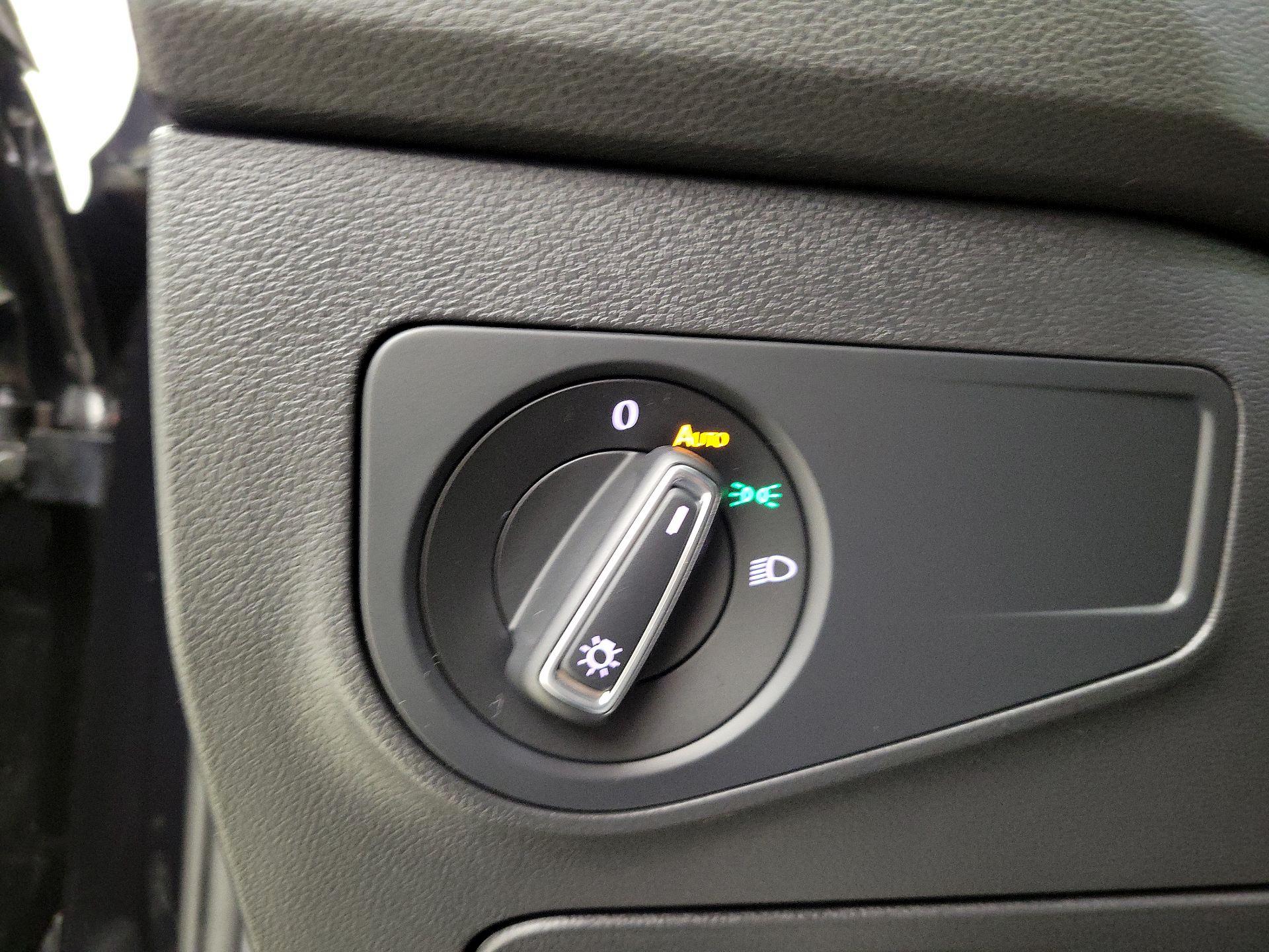 Thumbnail: 2022 Volkswagen Tiguan - 13