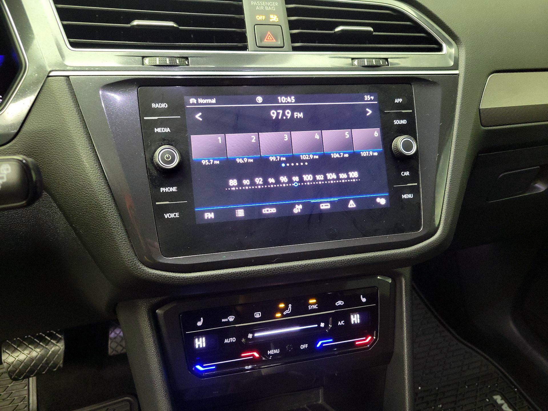 Thumbnail: 2022 Volkswagen Tiguan - 15