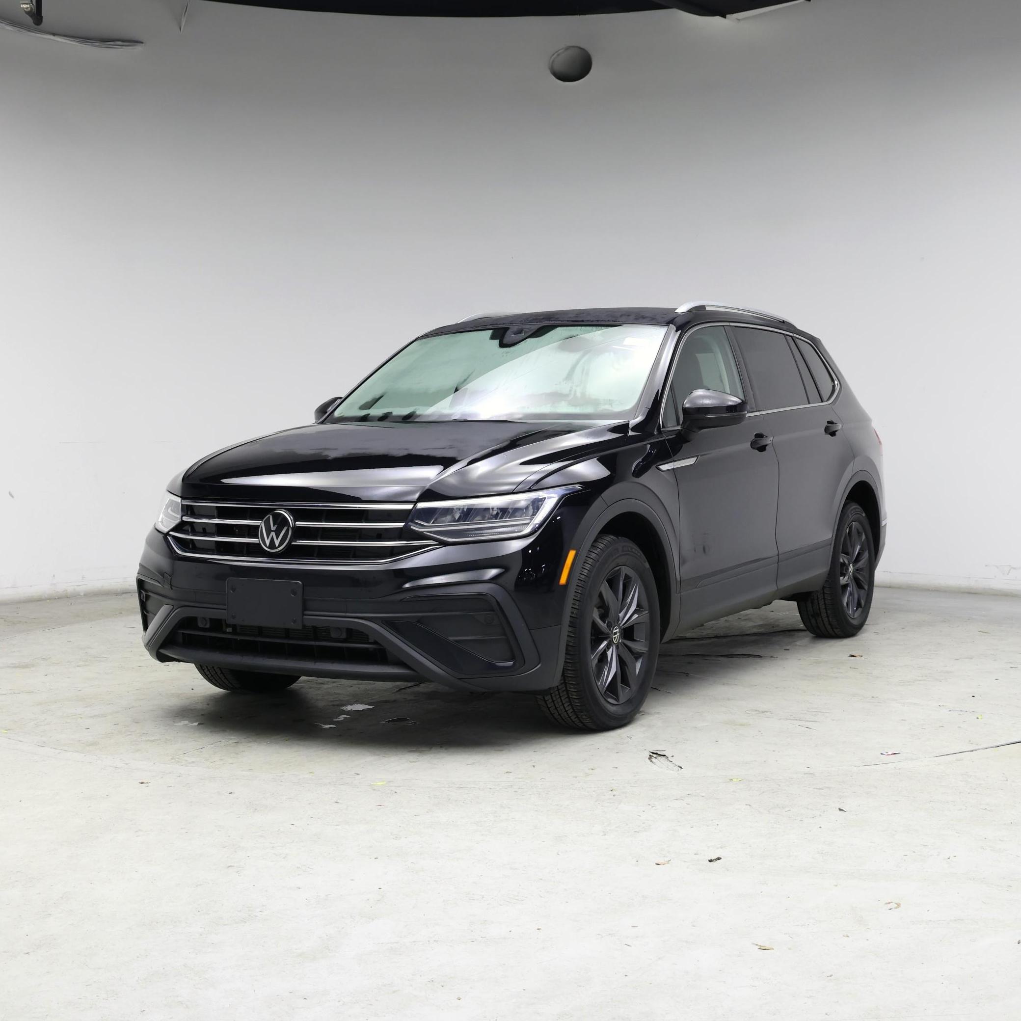 Thumbnail: 2022 Volkswagen Tiguan - 4