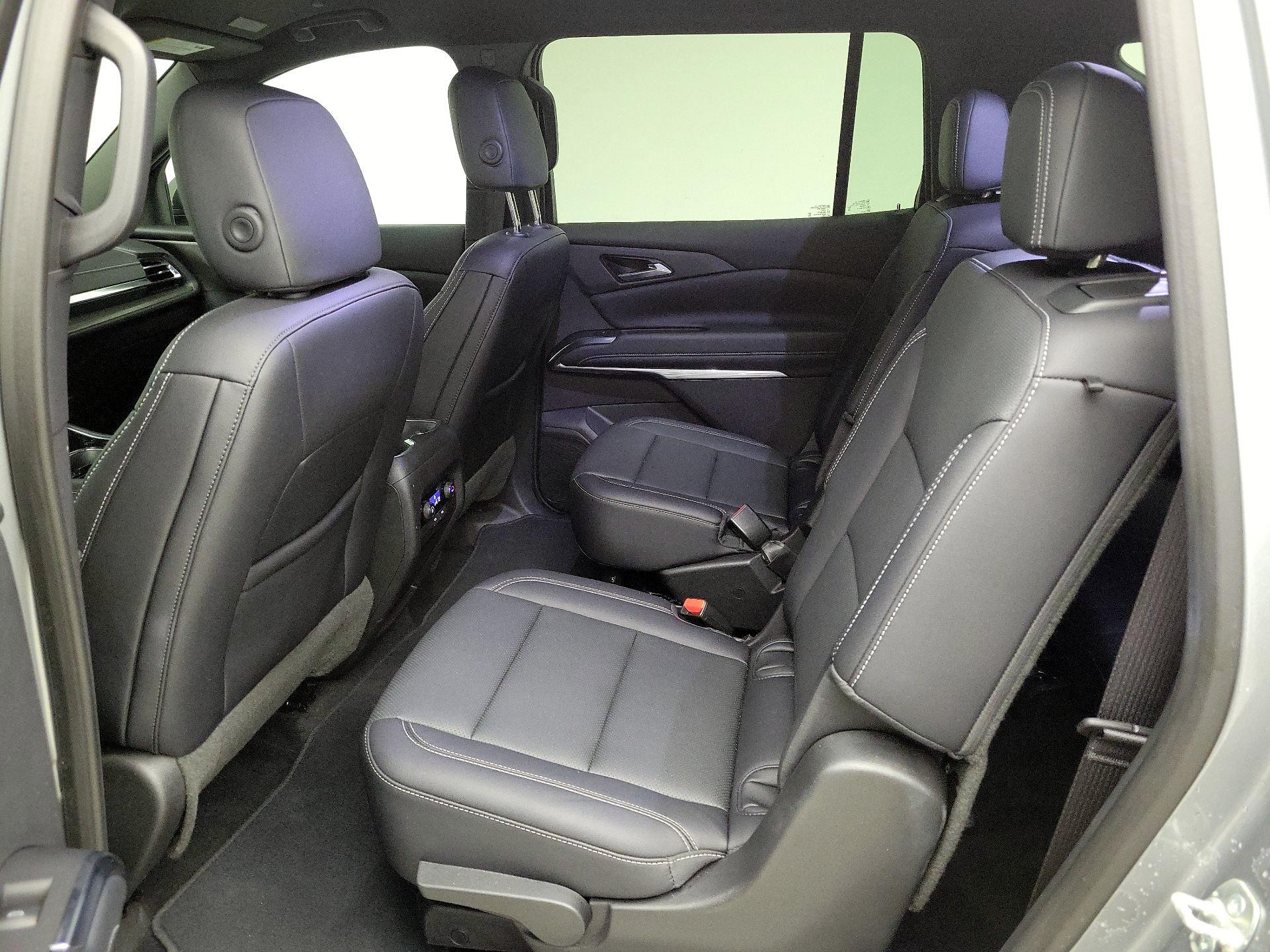 Thumbnail: 2025 Chevrolet Traverse - 19