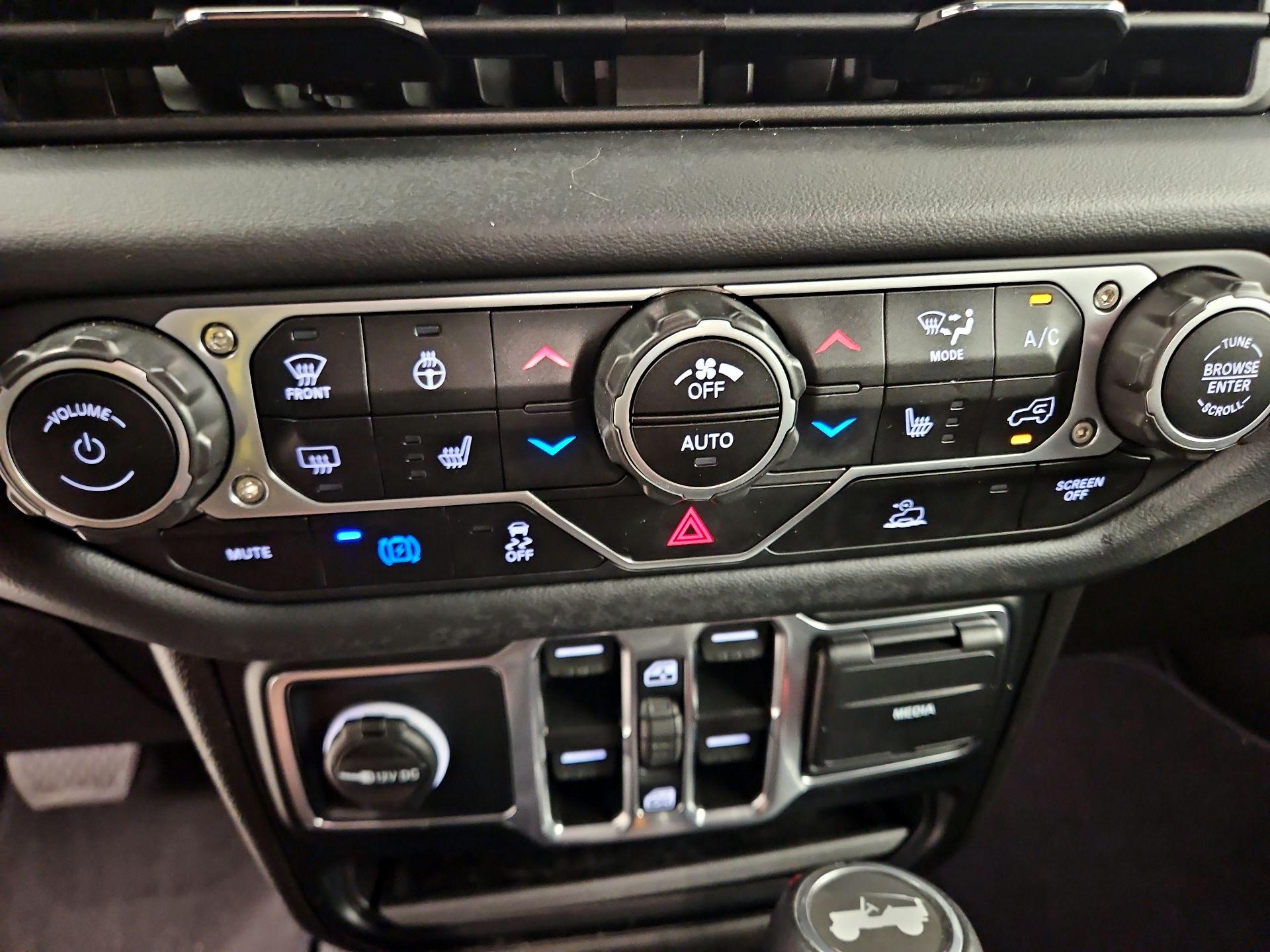 Thumbnail: 2024 Jeep Wrangler - 17