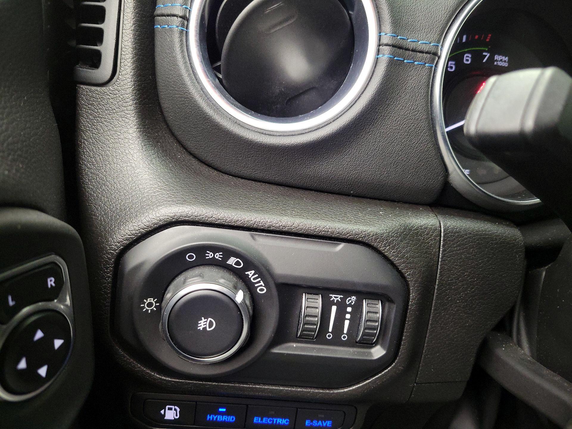 Thumbnail: 2021 Jeep Wrangler - 13