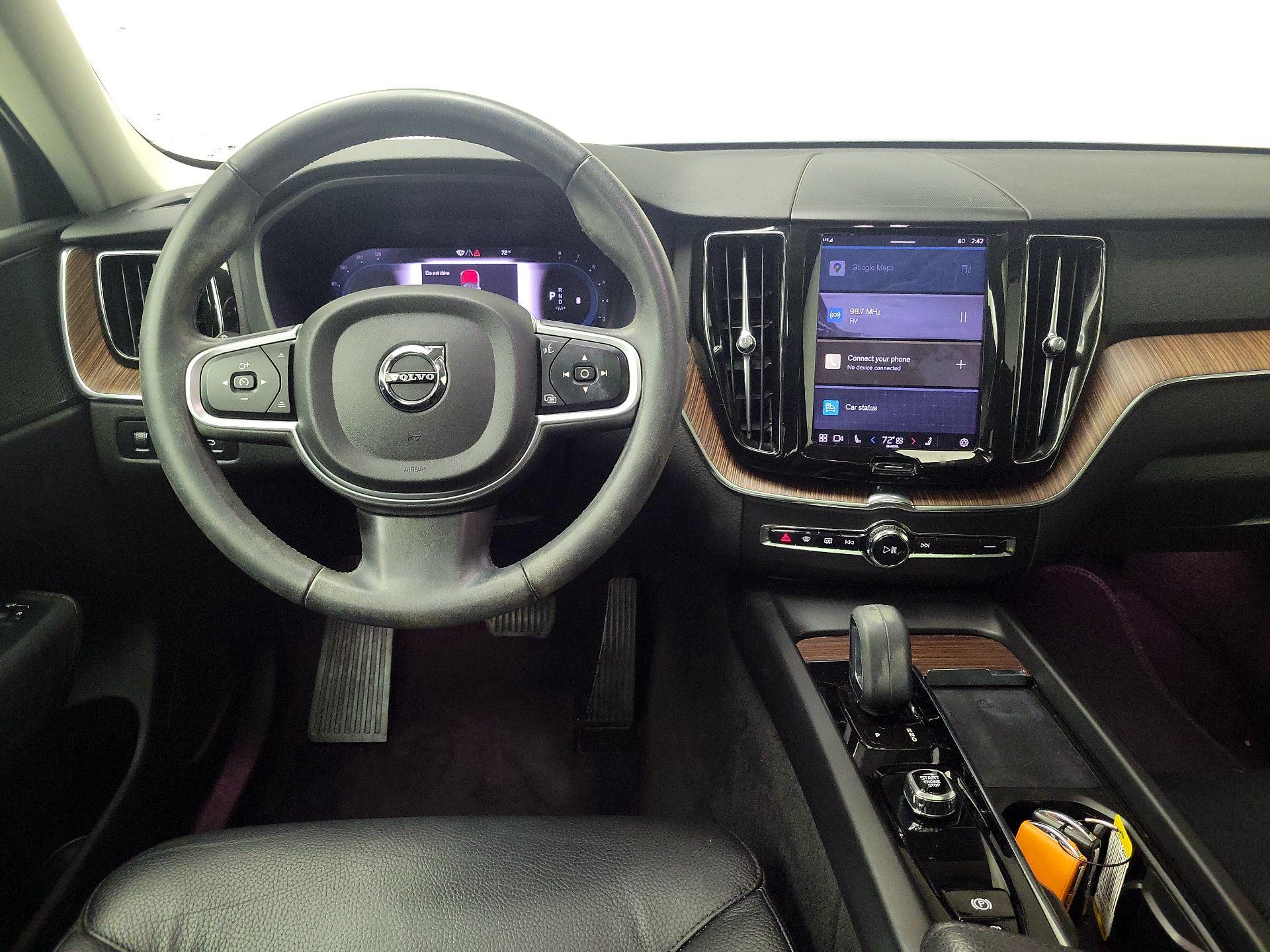 Thumbnail: 2022 Volvo XC60 - 10