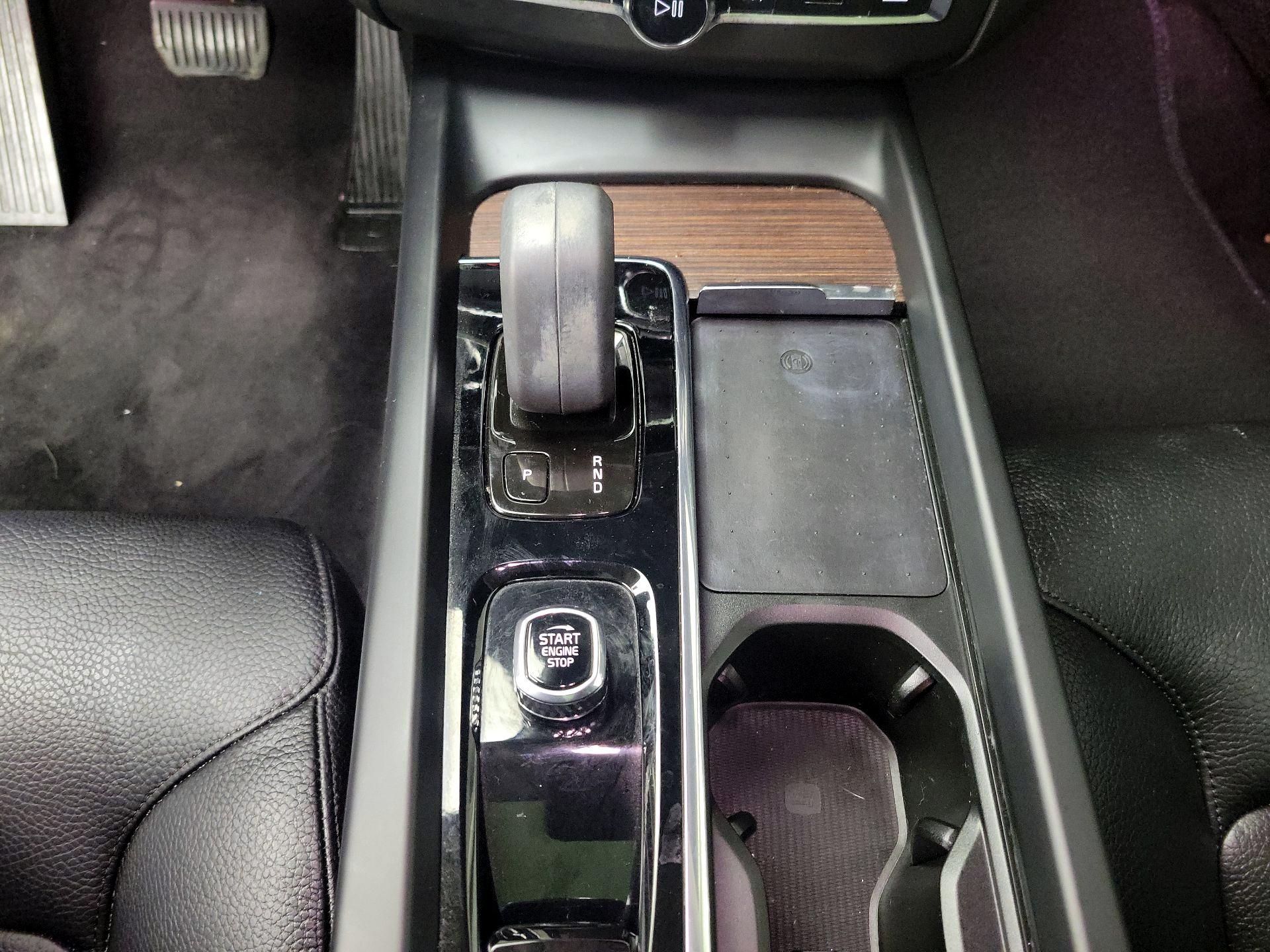 Thumbnail: 2022 Volvo XC60 - 17