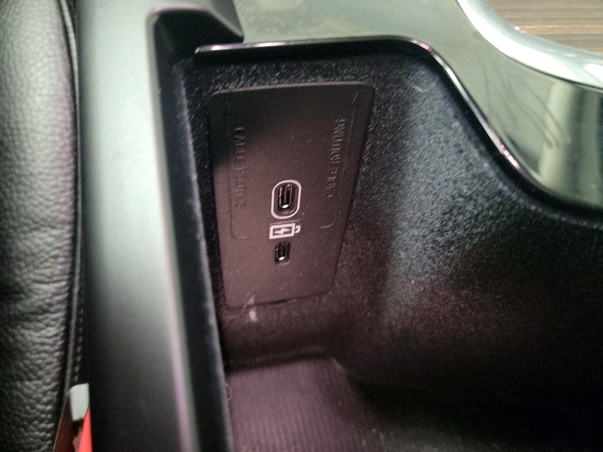 Thumbnail: 2022 Volvo XC60 - 18