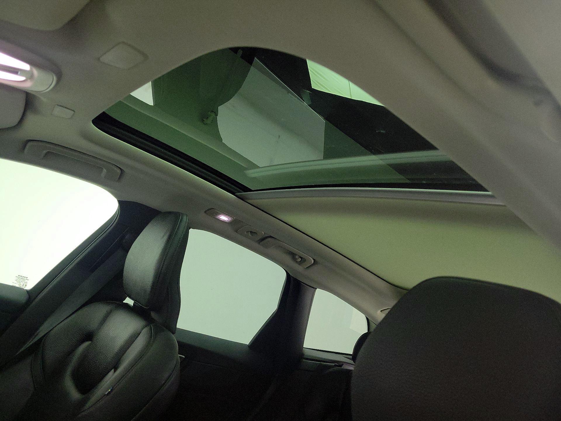 Thumbnail: 2022 Volvo XC60 - 19