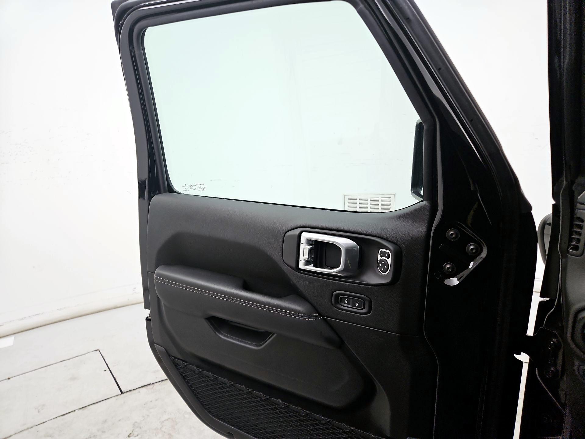 Thumbnail: 2022 Jeep Wrangler - 10