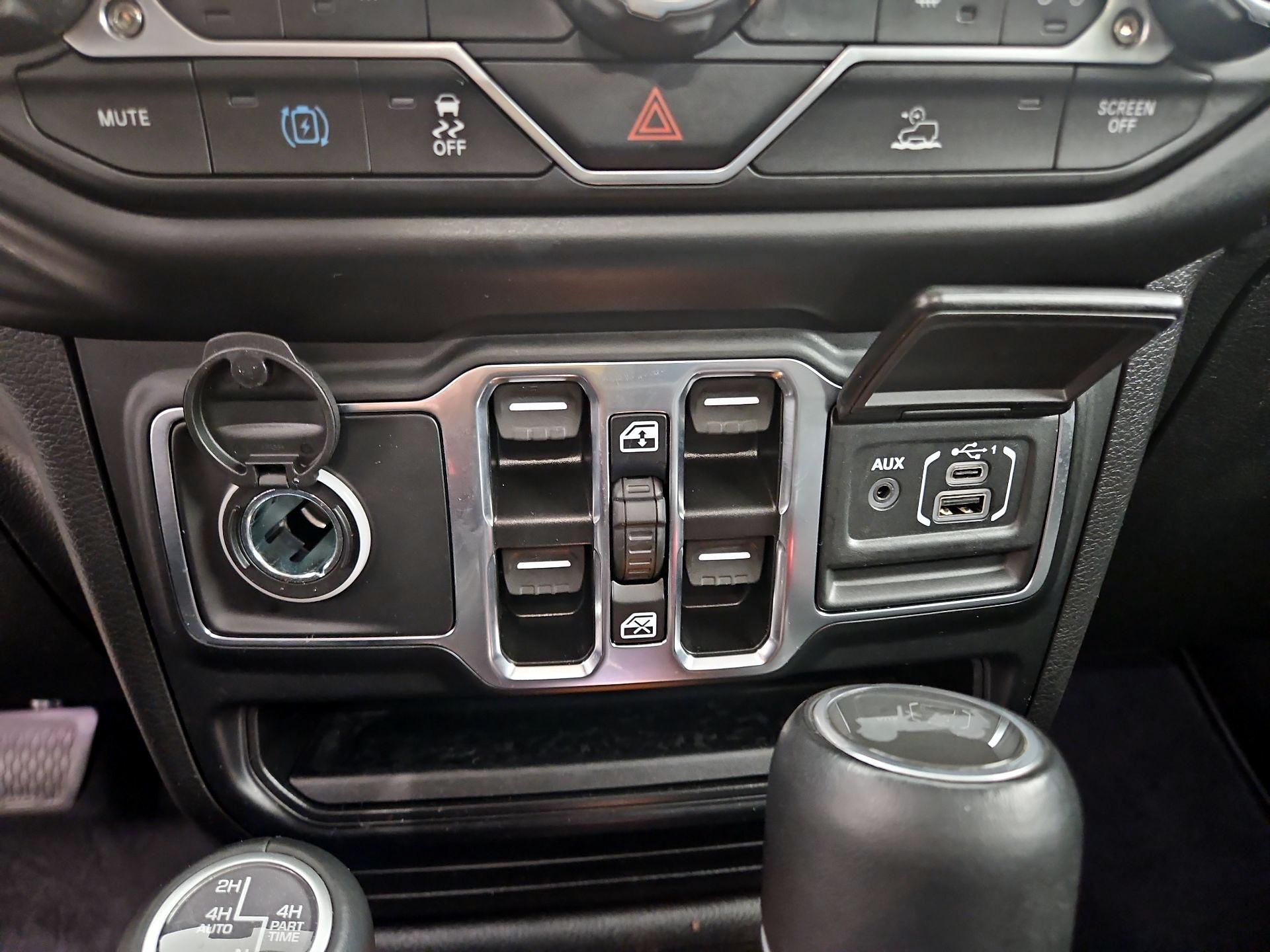 Thumbnail: 2022 Jeep Wrangler - 17