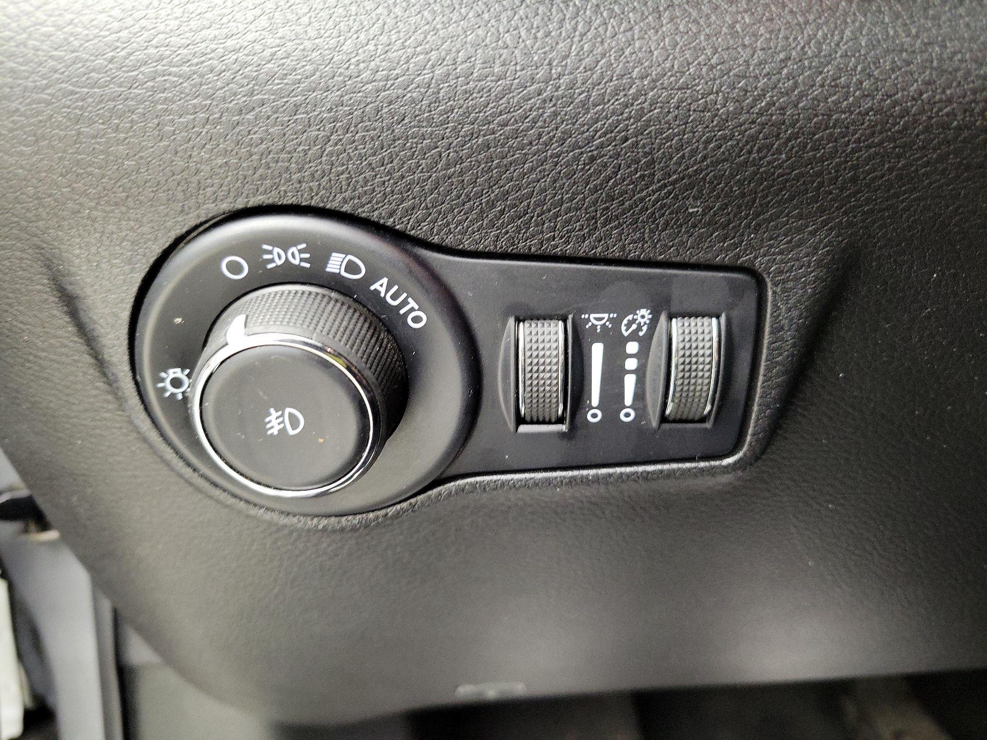 Thumbnail: 2022 Jeep Compass - 13