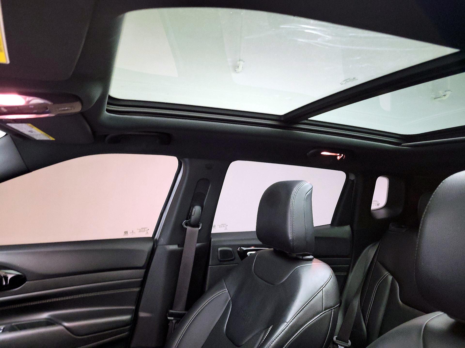 Thumbnail: 2022 Jeep Compass - 20