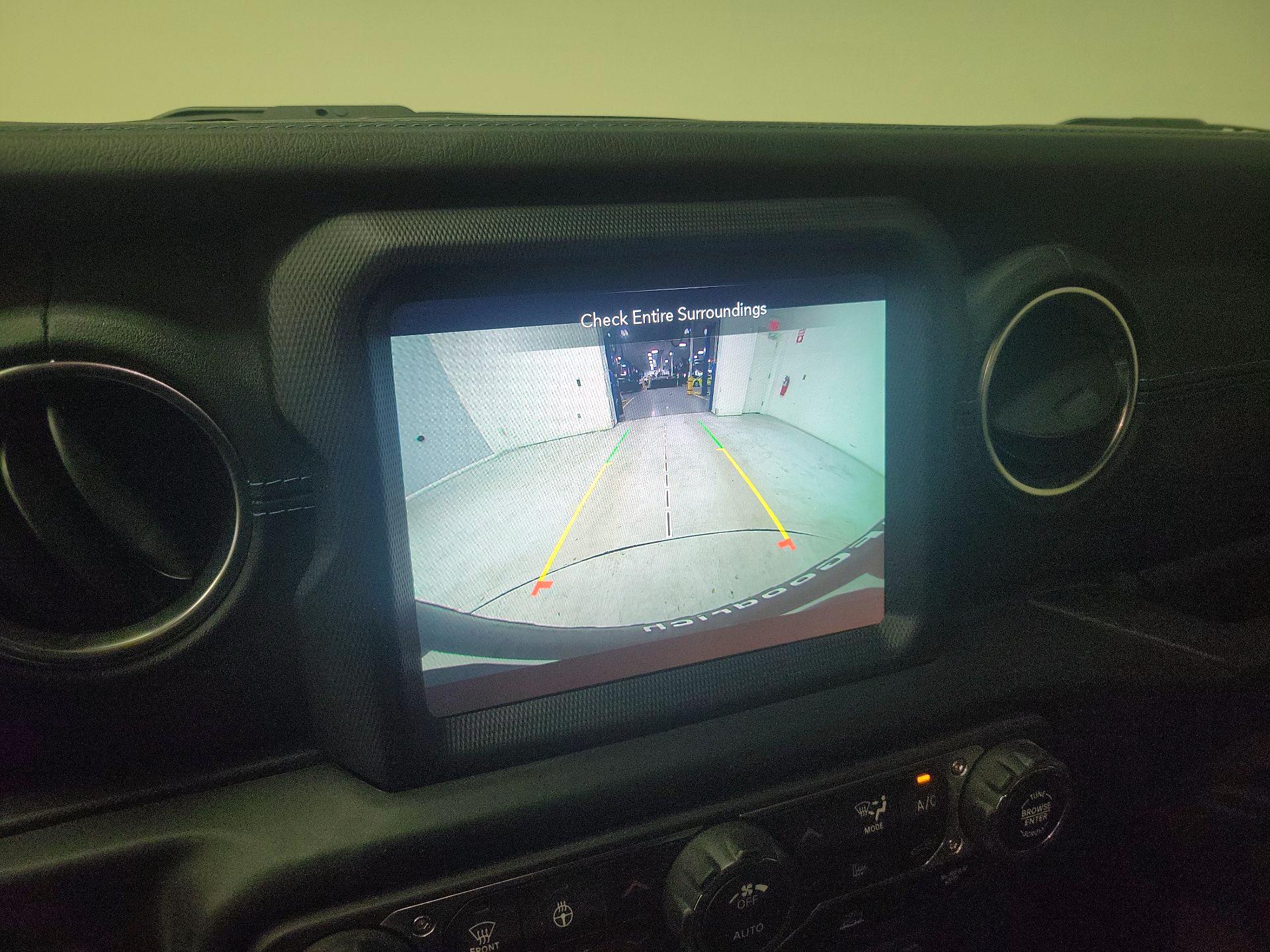 Thumbnail: 2022 Jeep Wrangler - 15