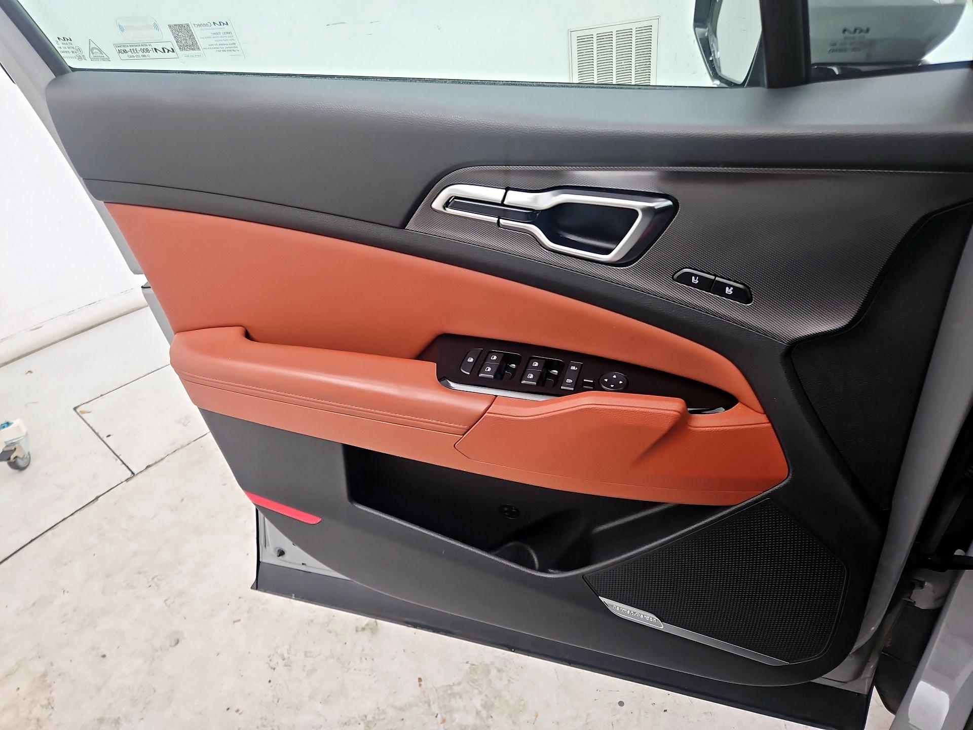 Thumbnail: 2023 Kia Sportage - 10