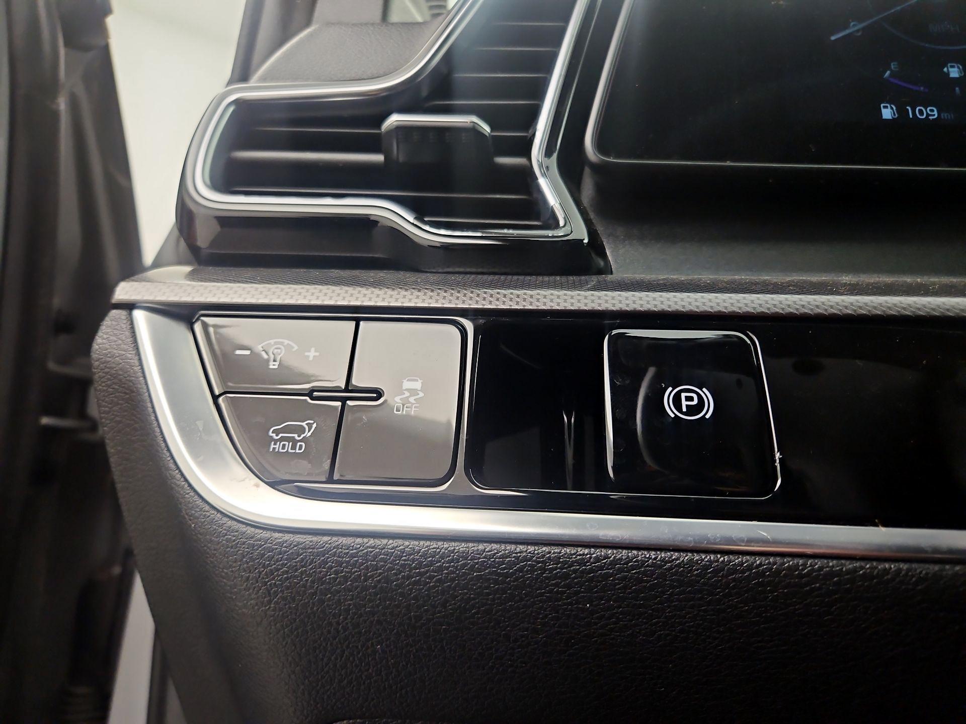 Thumbnail: 2023 Kia Sportage - 11