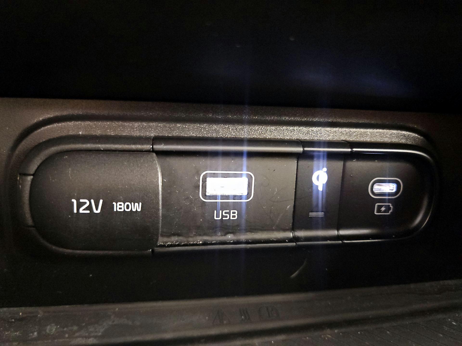 Thumbnail: 2023 Kia Sportage - 17