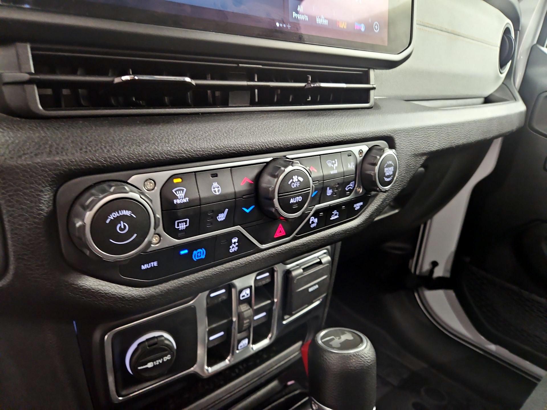 Thumbnail: 2024 Jeep Wrangler - 16