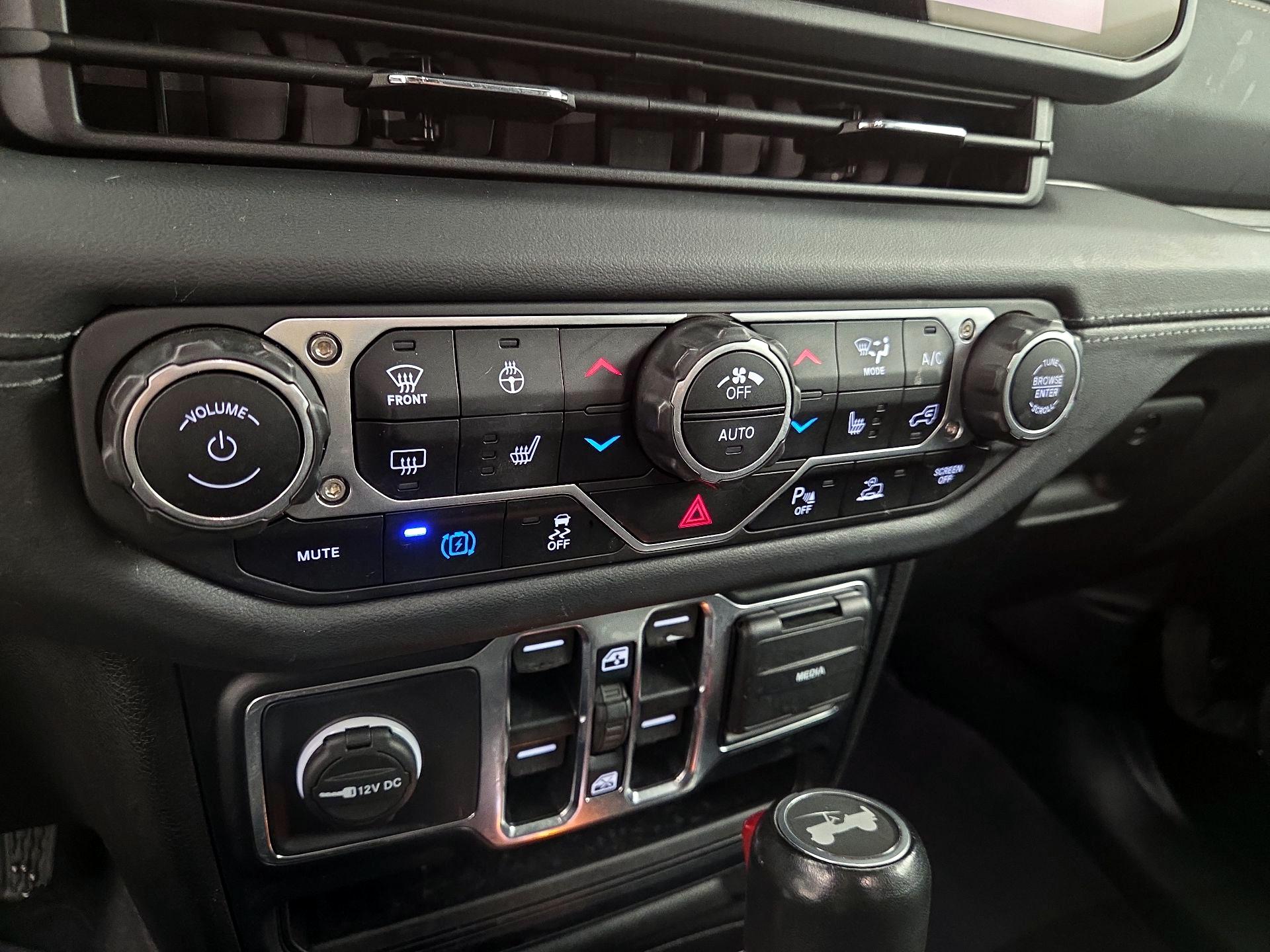 Thumbnail: 2024 Jeep Wrangler - 17