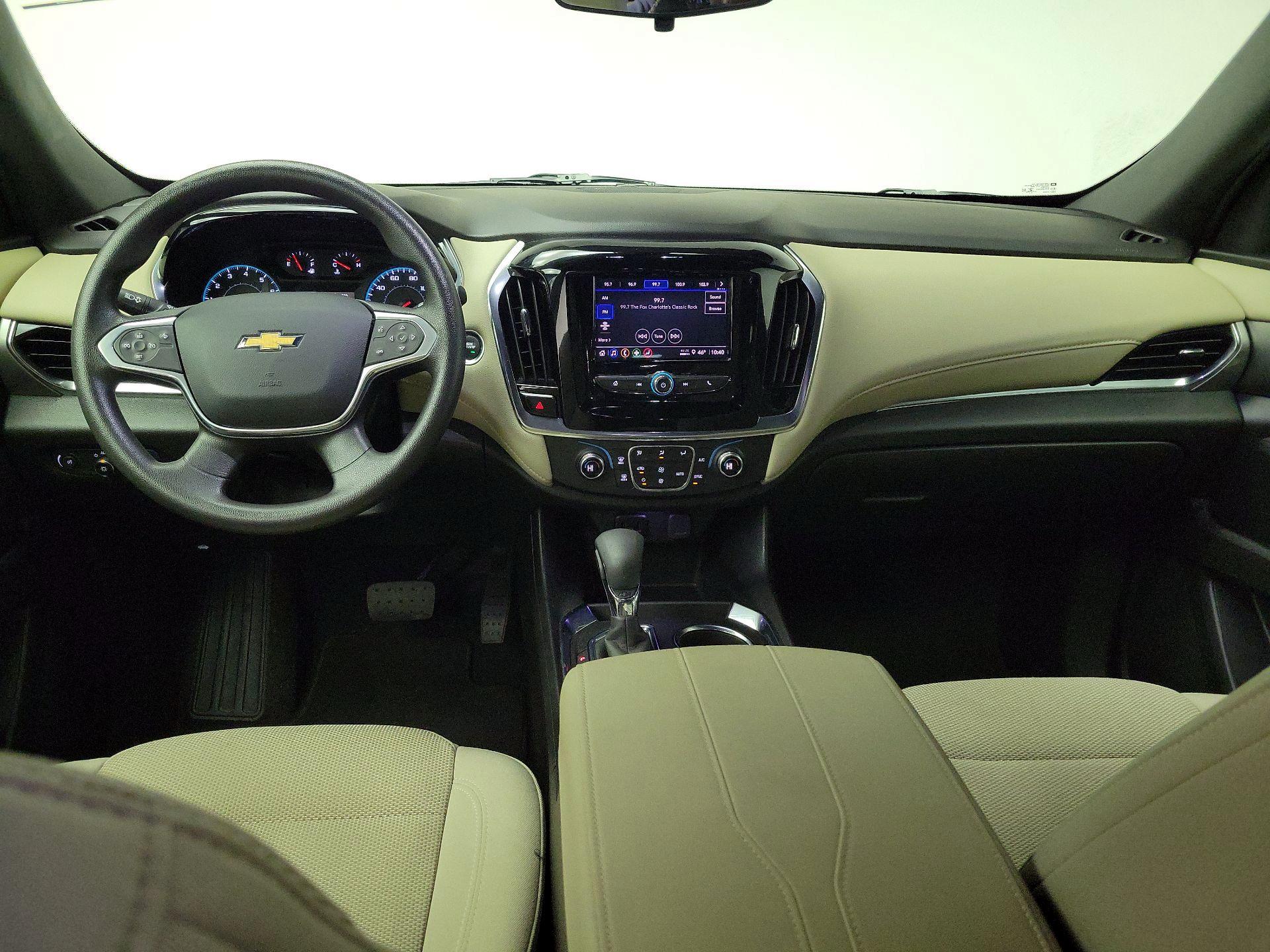 Thumbnail: 2022 Chevrolet Traverse - 9