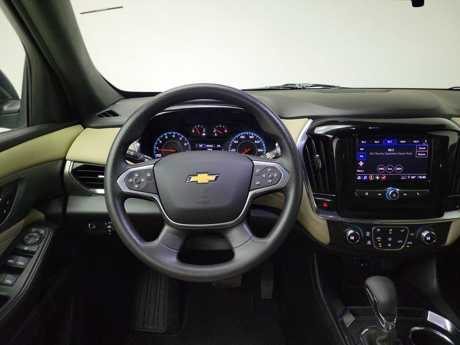 Thumbnail: 2022 Chevrolet Traverse - 10