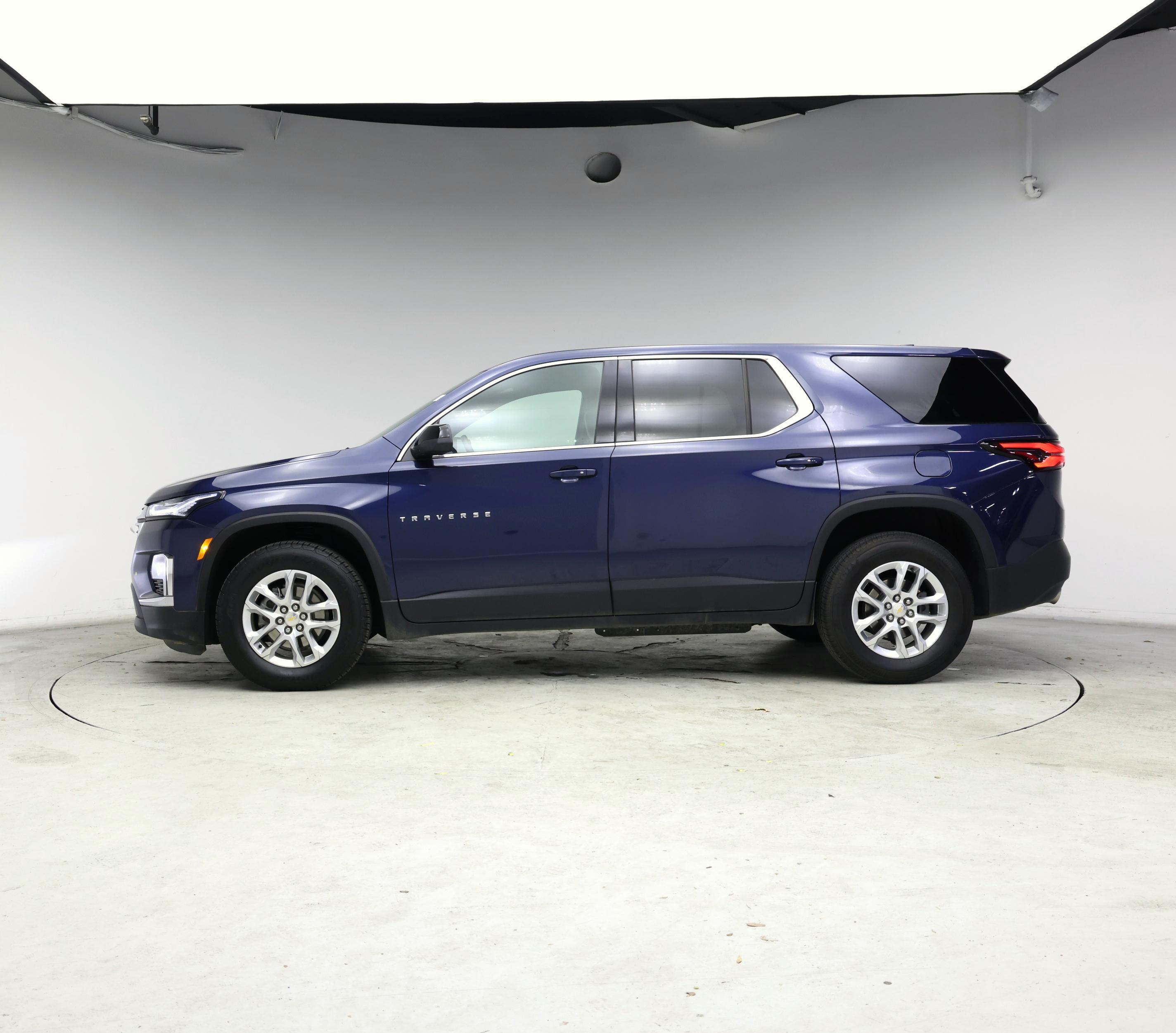 Thumbnail: 2022 Chevrolet Traverse - 3